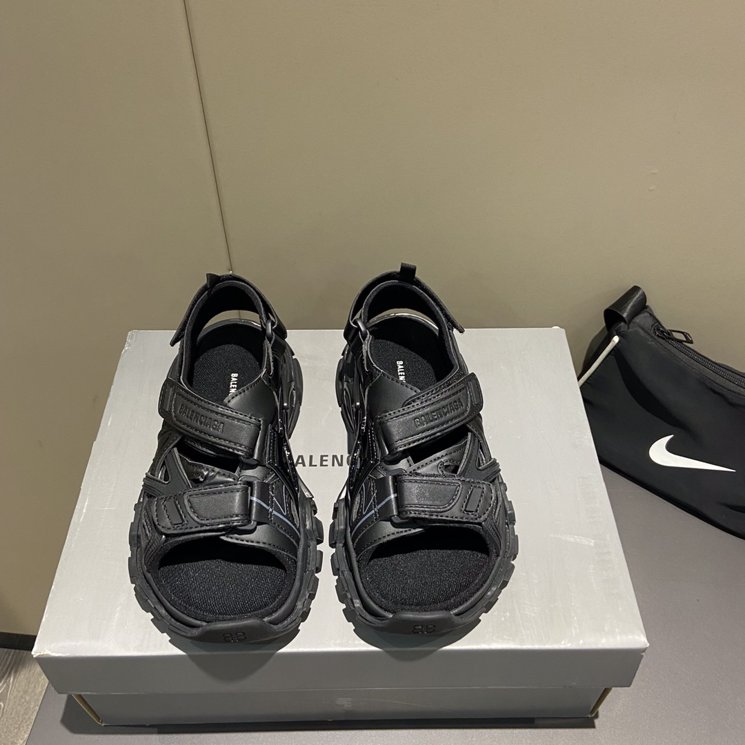 Balenciaga women 7 - vstockx