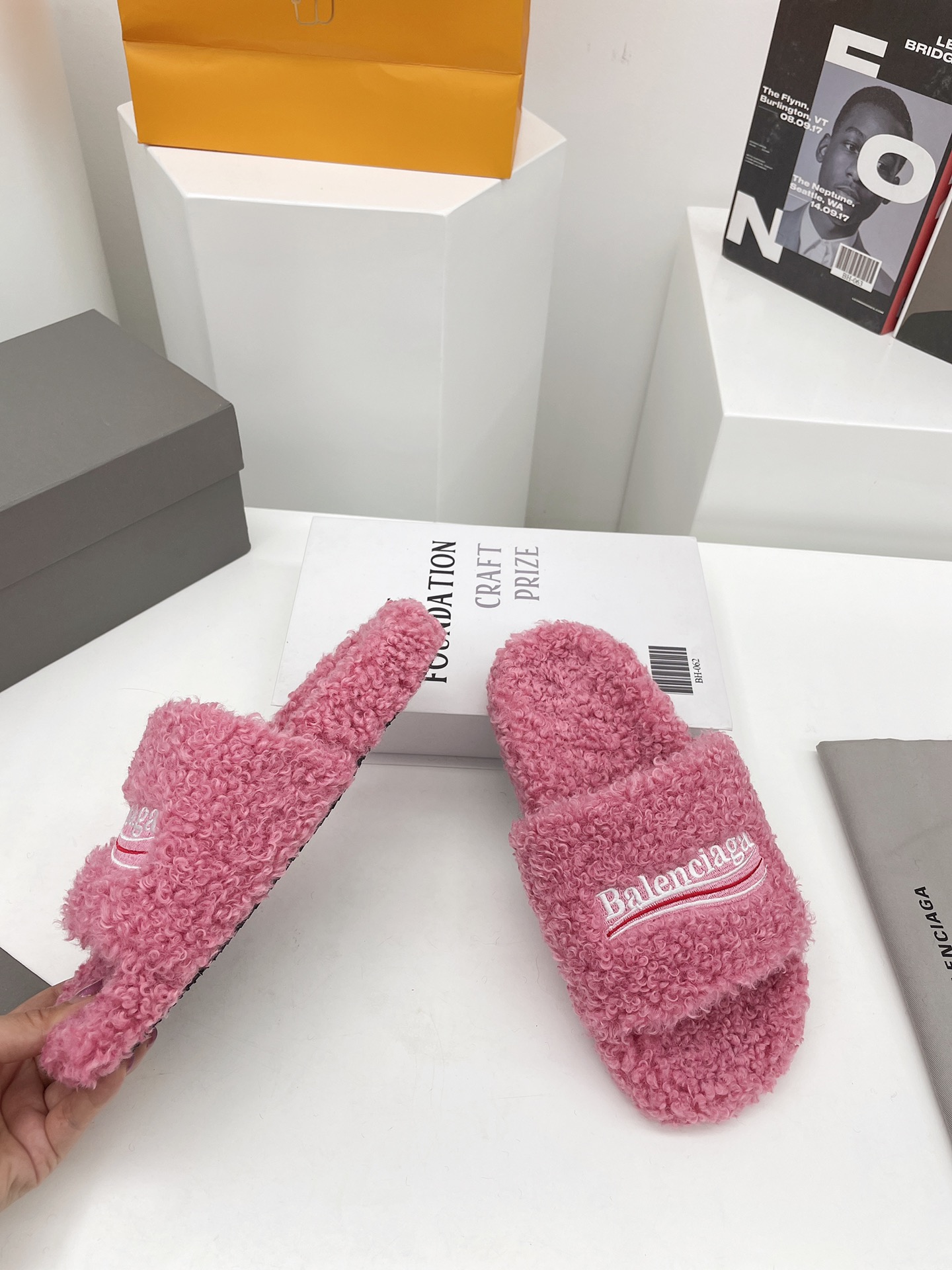 Balenciaga women 4 - vstockx