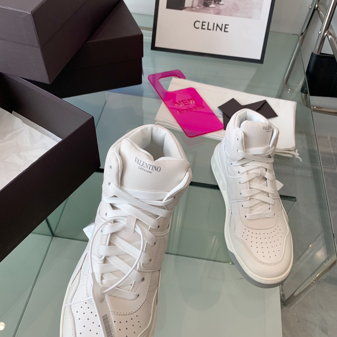 VALENTINO GARAVANI ONE STUD SNEAKER 6 - vstockx