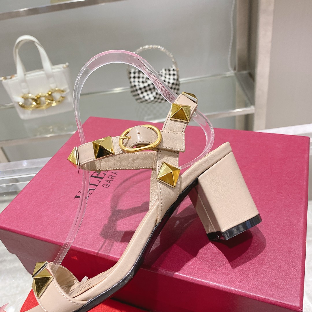 VALENTINO GARAVANI ROMAN STUD WOMEN 10 - vstockx