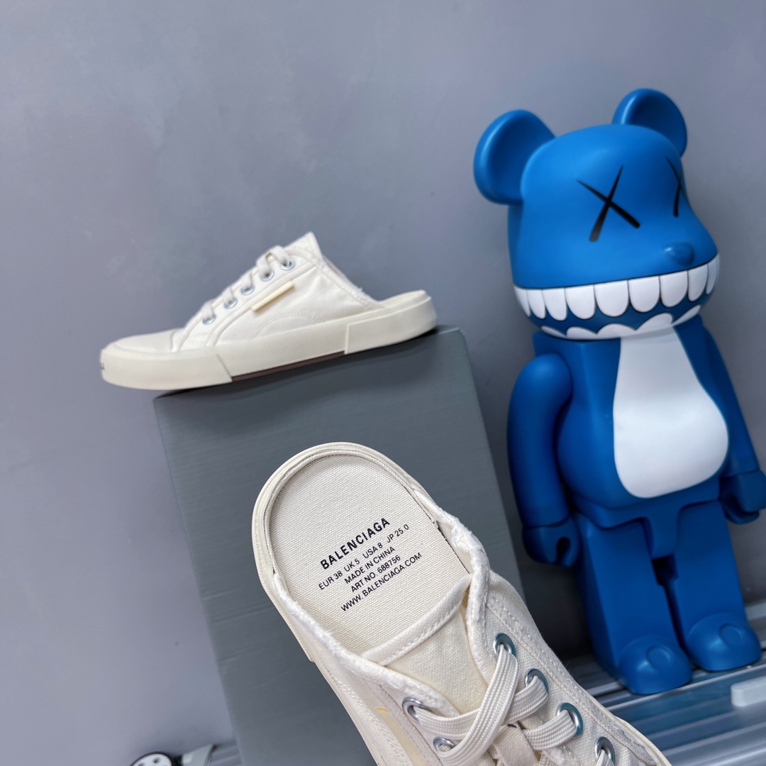 Balenciaga Paris Sneaker 2 - vstockx