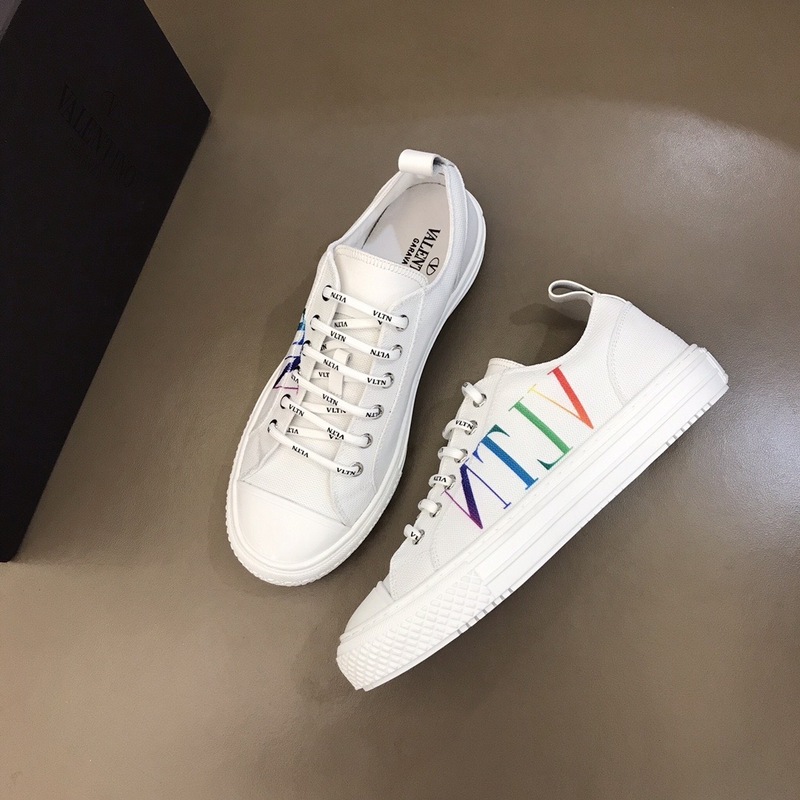 Valentino Garavani Giggies VLTN TIMES low-top sneakers 18 - vstockx