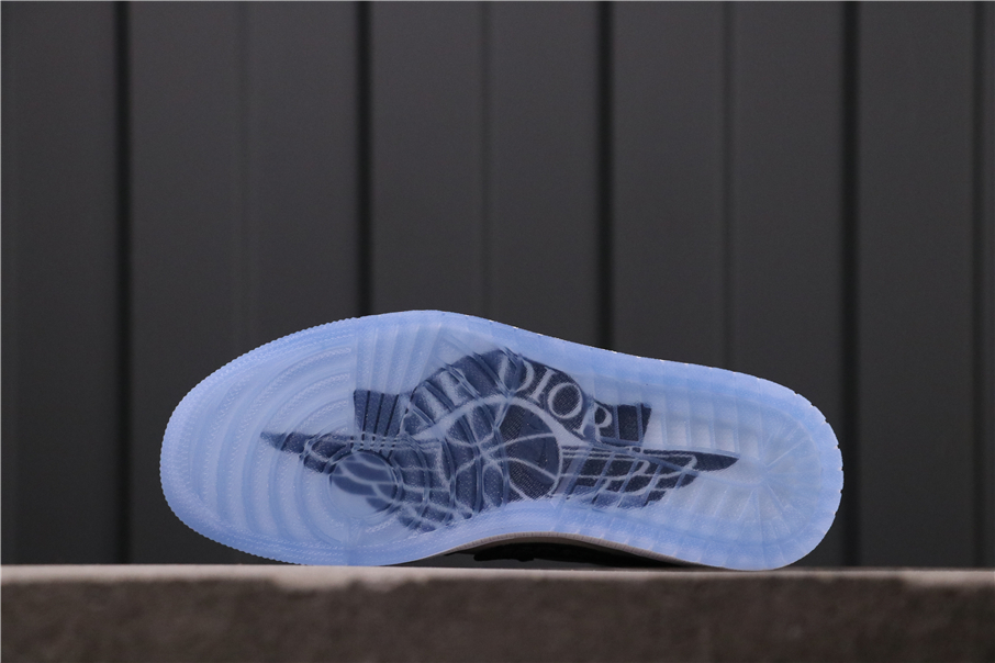 Jordan 1 Retro Low Dior - vstockx