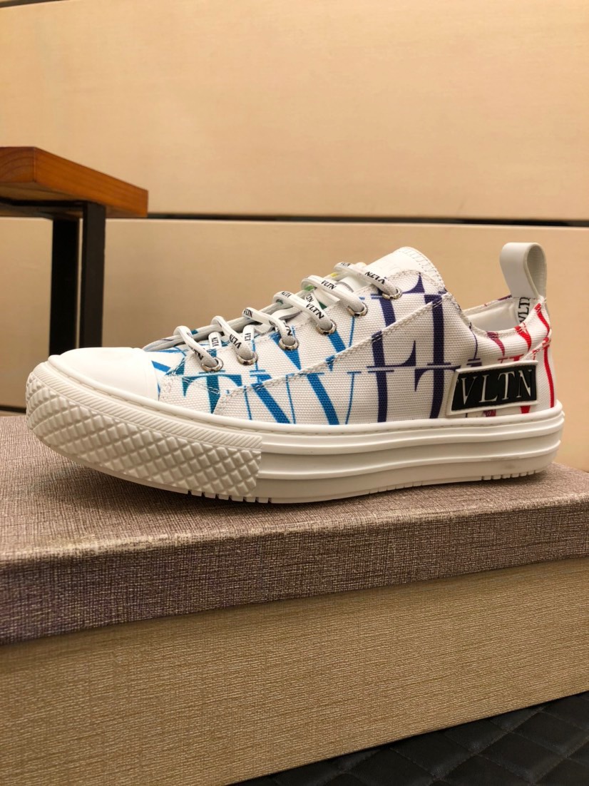 Valentino Garavani Giggies VLTN TIMES low-top sneakers 2 - vstockx