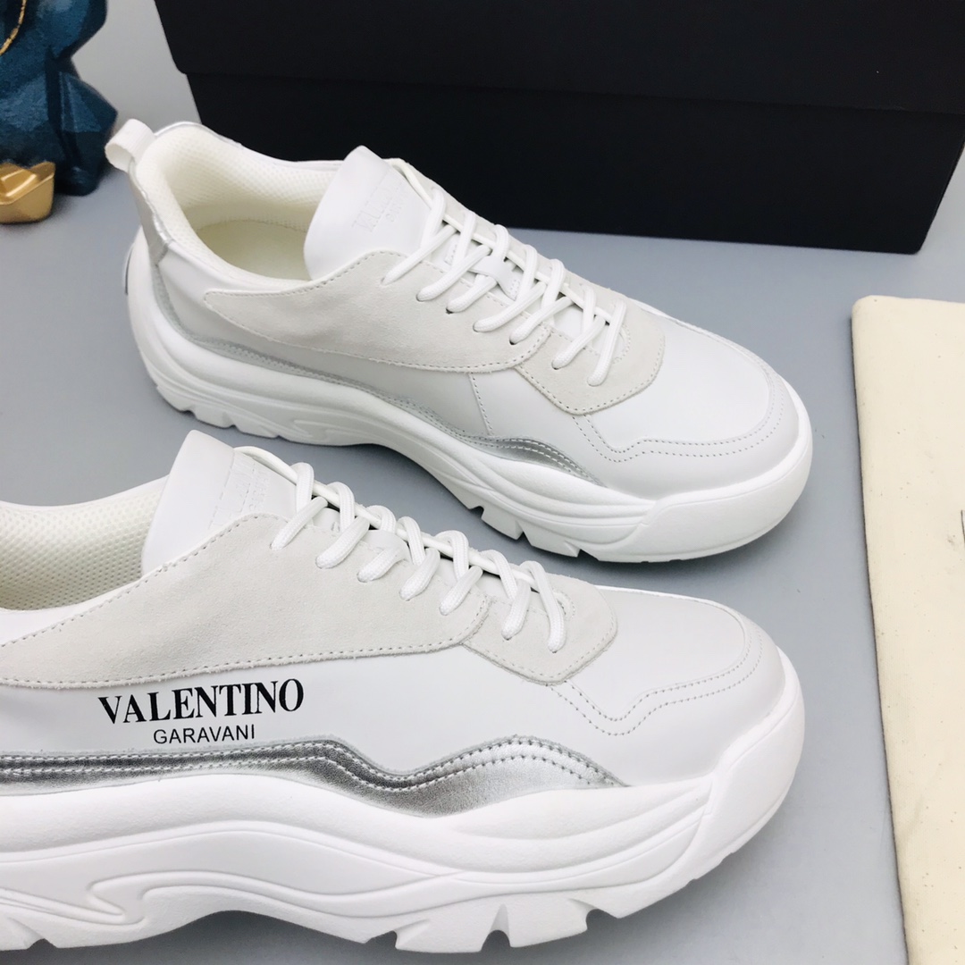 Valentino Garavani Gumboy low-top sneakers 19 - vstockx