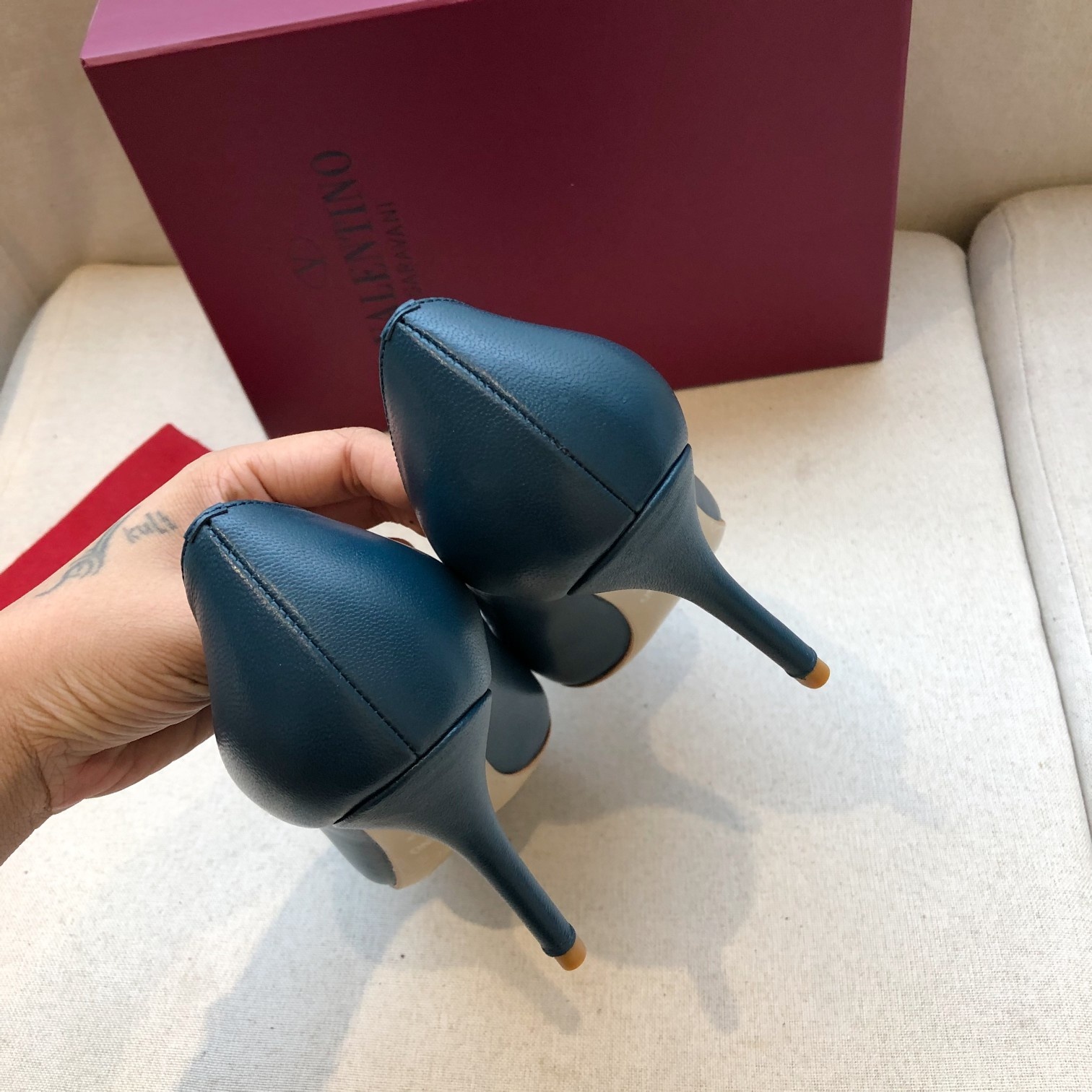 VALENTINO GARAVANI Roman Stud BOOT WOMEN 32 - vstockx