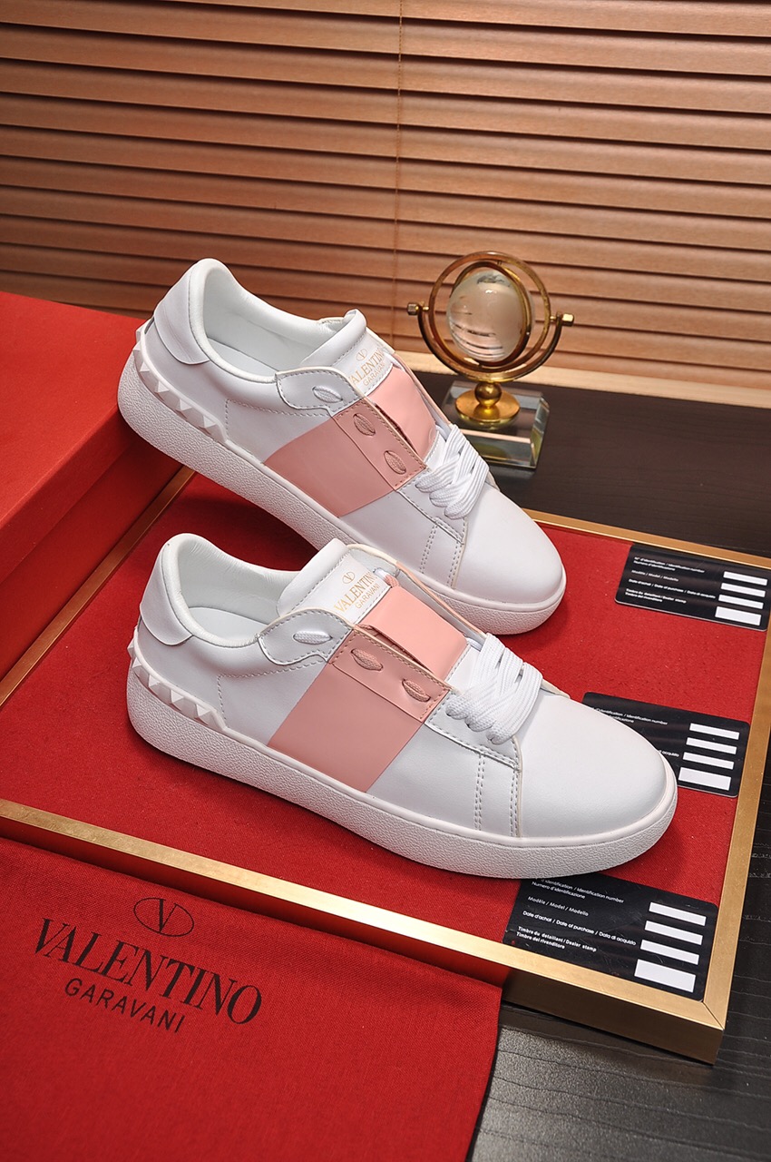 Valentino Garavani Rockstud Untitled calfskin sneaker 30 - vstockx