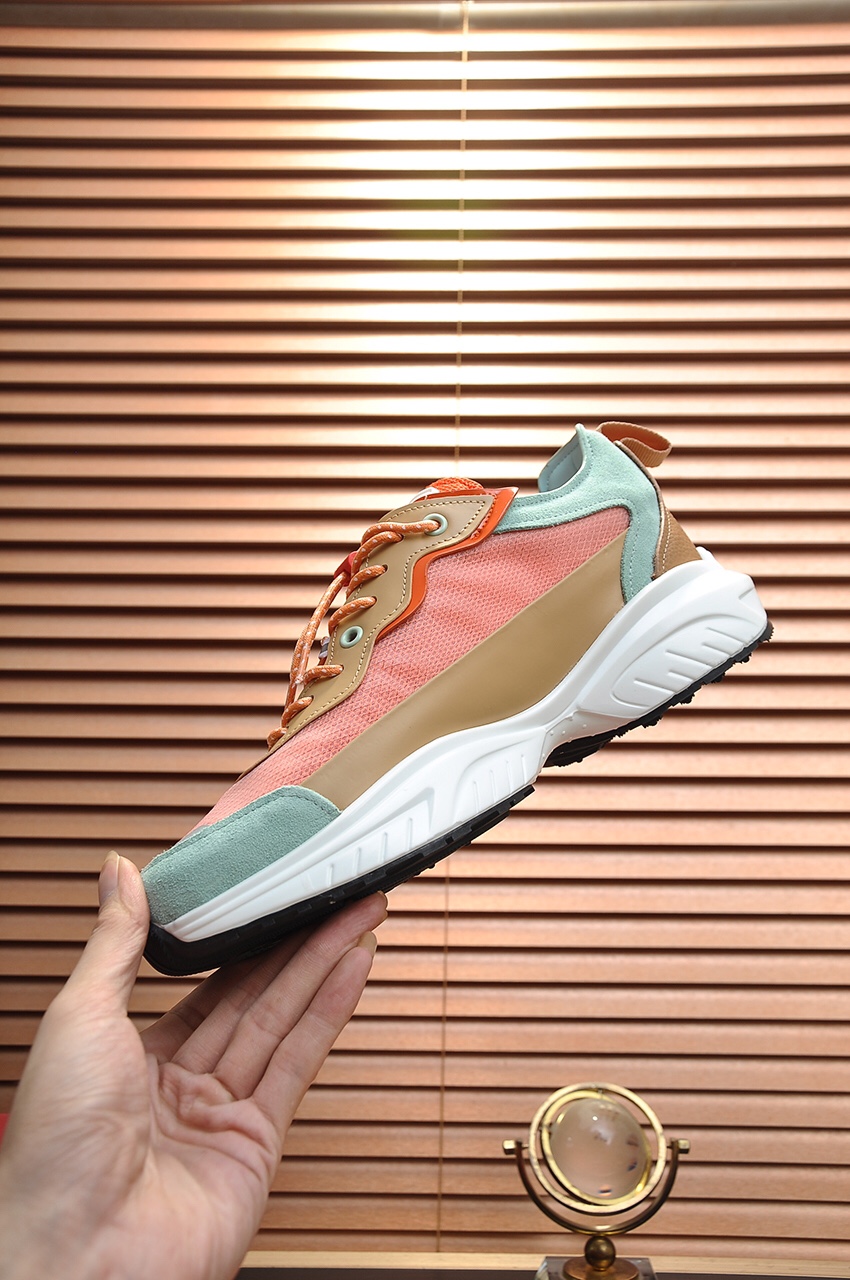 Valentino Garavani Low-top sneakers 22 - vstockx