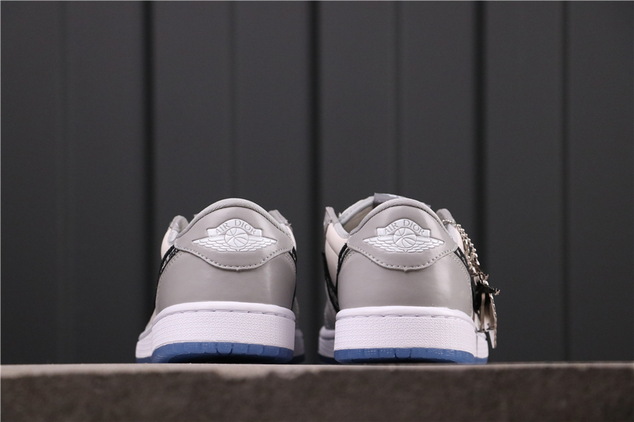 Jordan 1 Retro Low Dior - vstockx