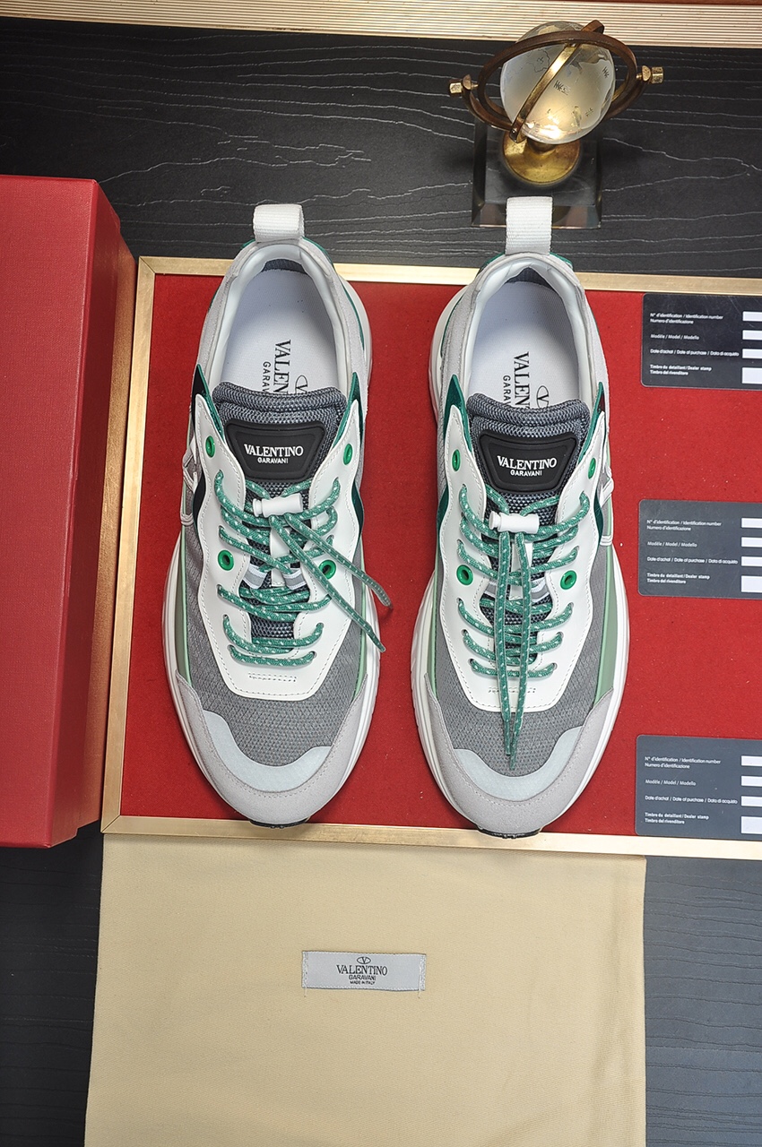 Valentino Garavani Low-top sneakers 18 - vstockx