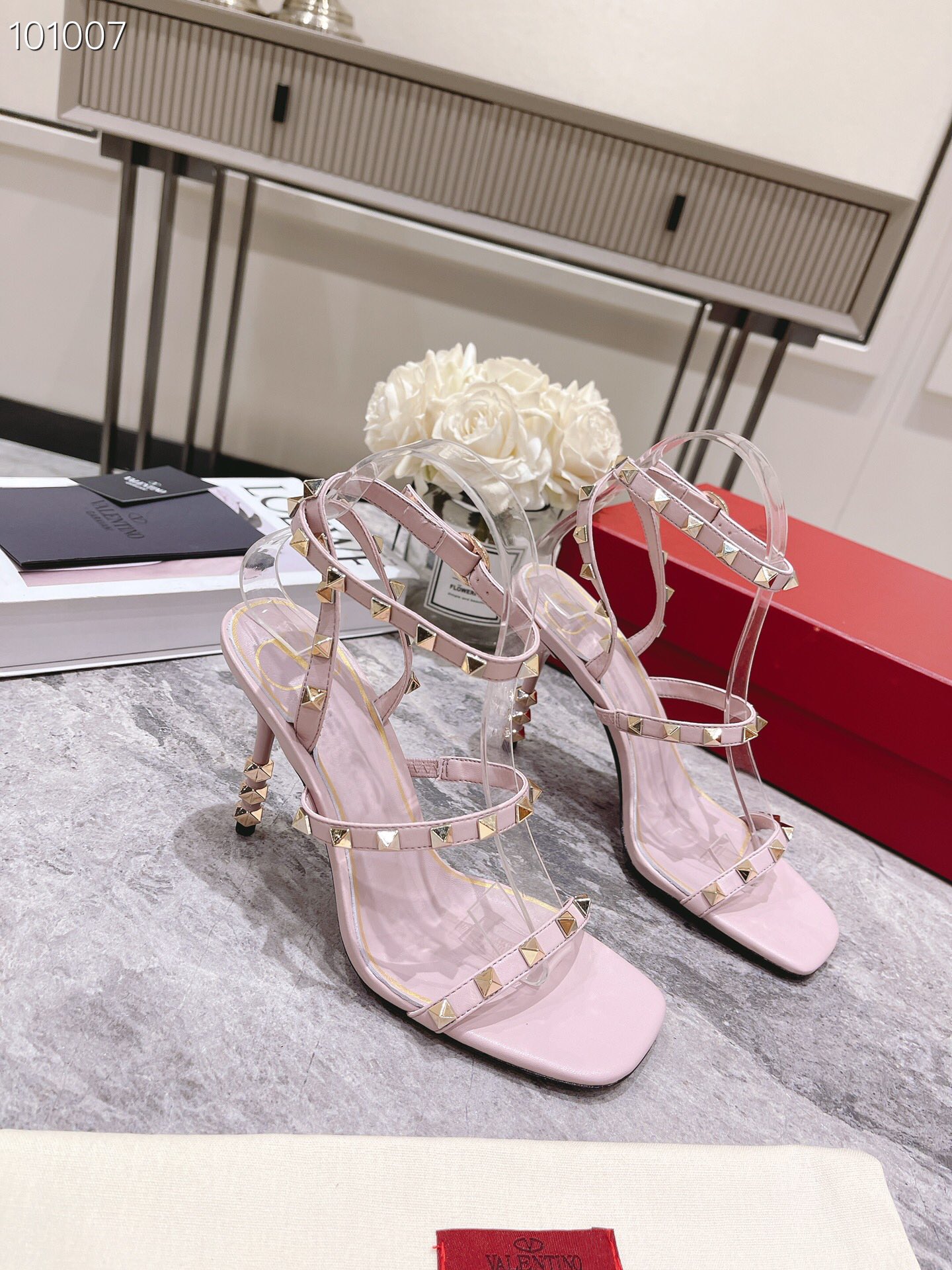 VALENTINO GARAVANI Rockstud WOMEN 2 - vstockx
