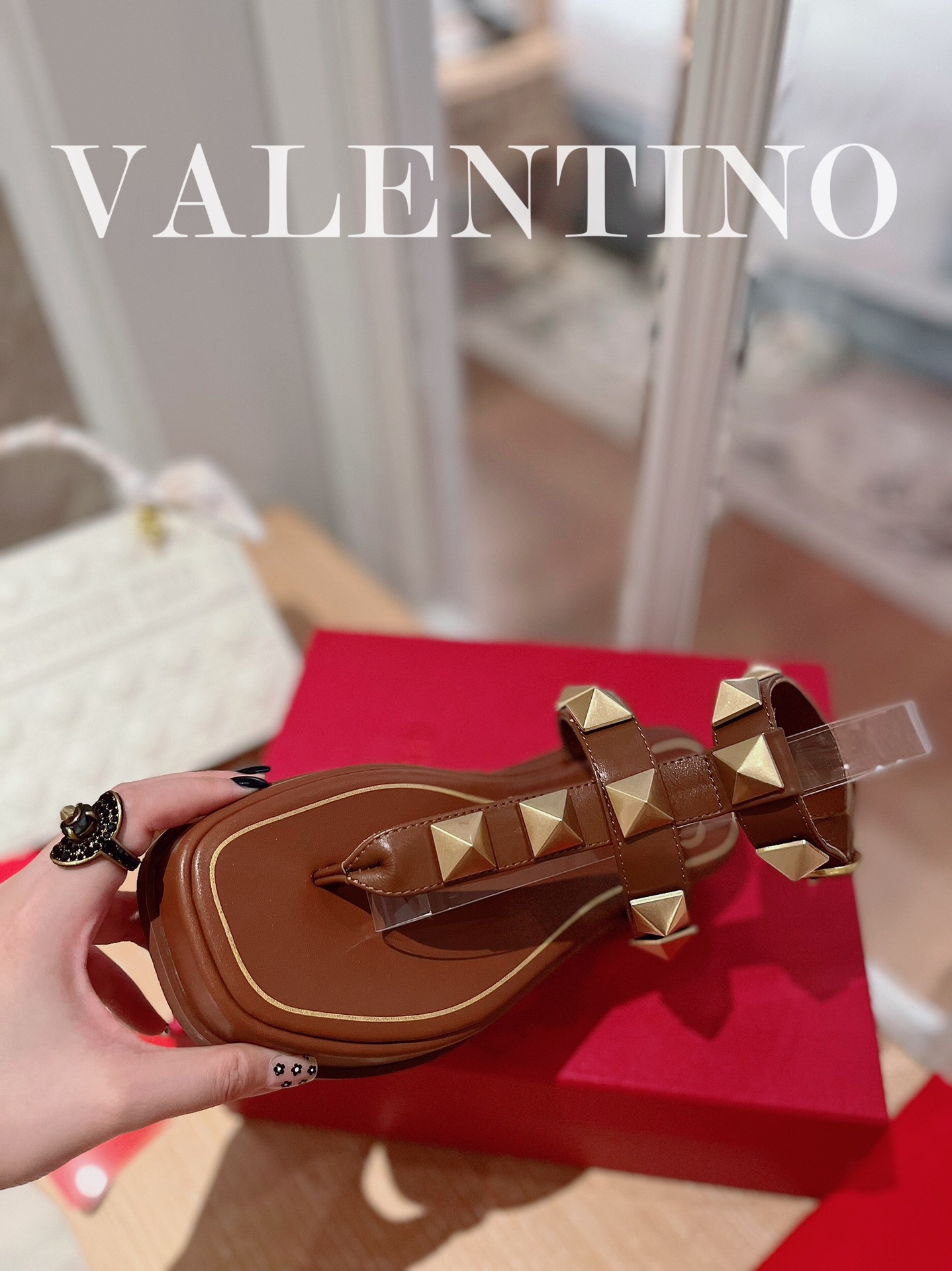 VALENTINO GARAVANI Roman Stud WOMEN 1 - vstockx