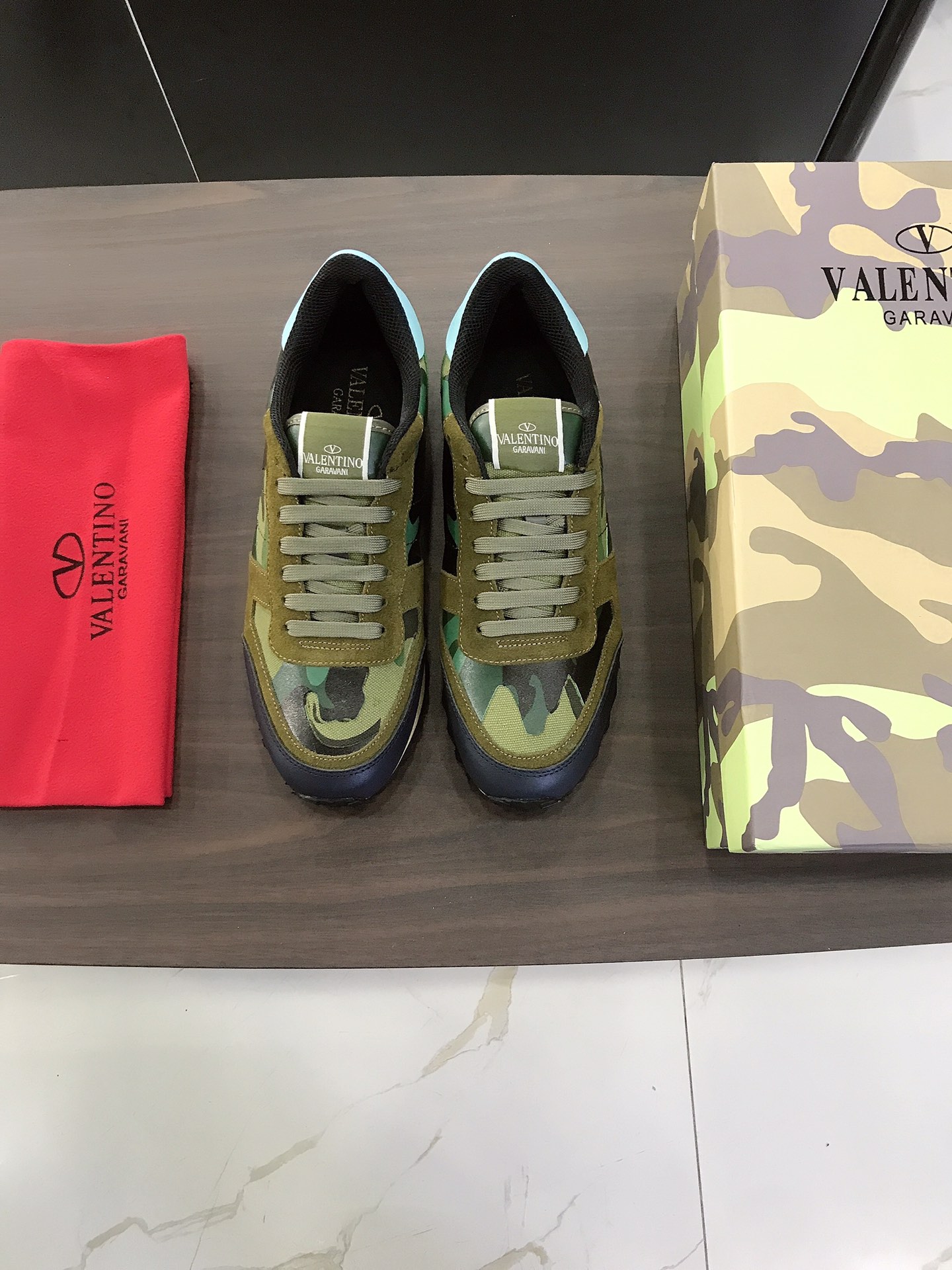 Valentino Garavani Rockrunner camouflage-print sneakers 6 - vstockx