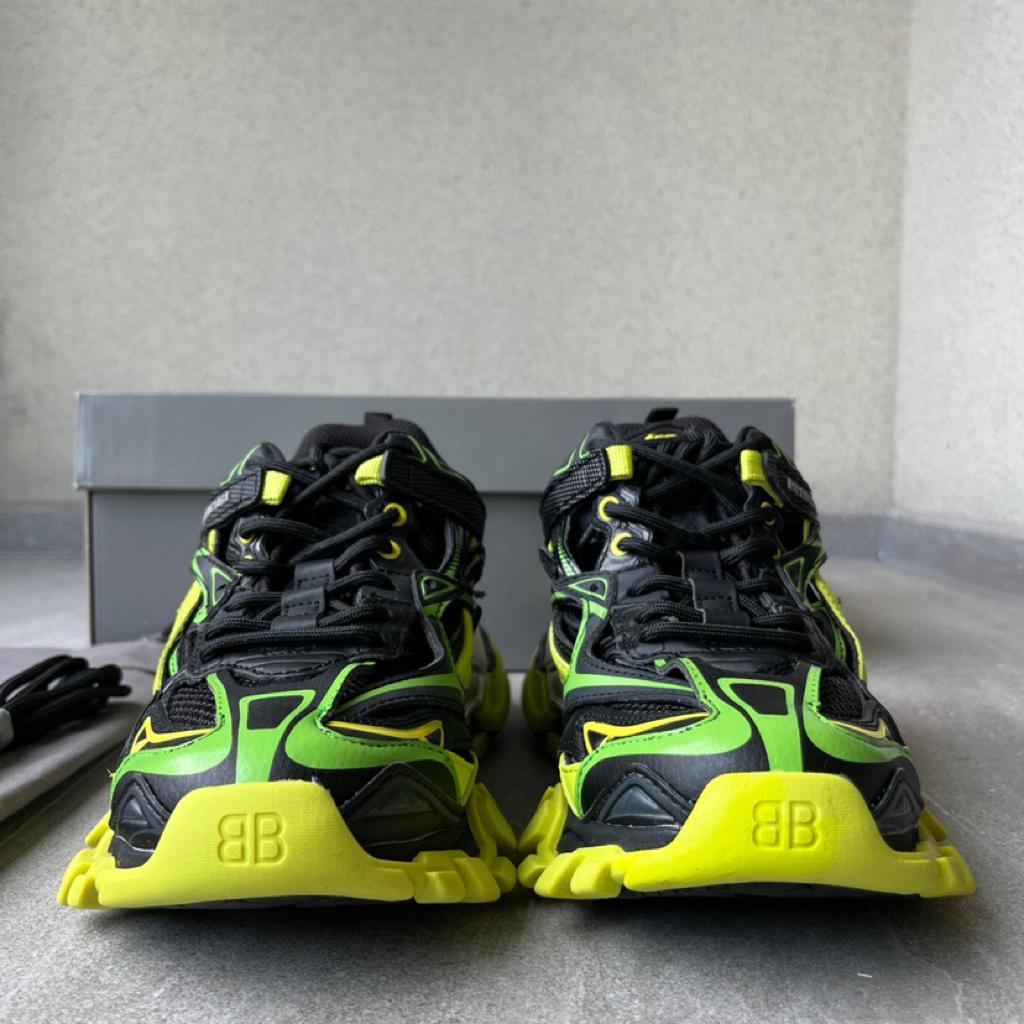 Balenciaga Track 2.0 Black Yellow - vstockx