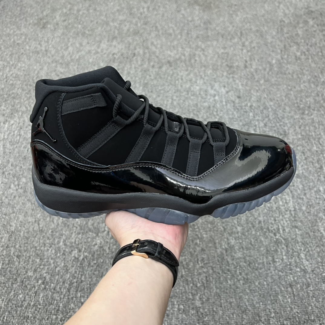 Jordan 11 Retro Cap and Gown - vstockx