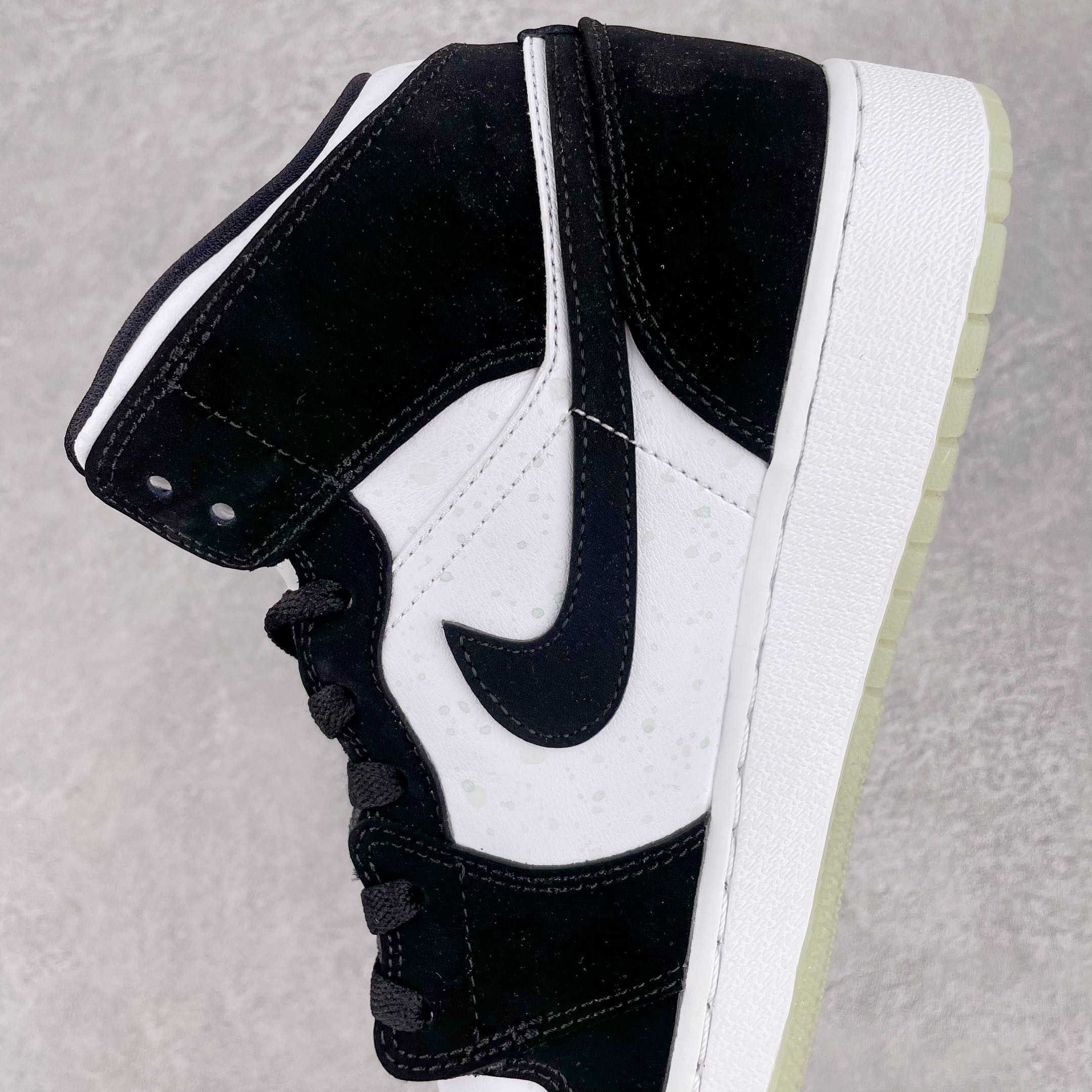 Jordan 1 Mid White Black Teal Tint - vstockx