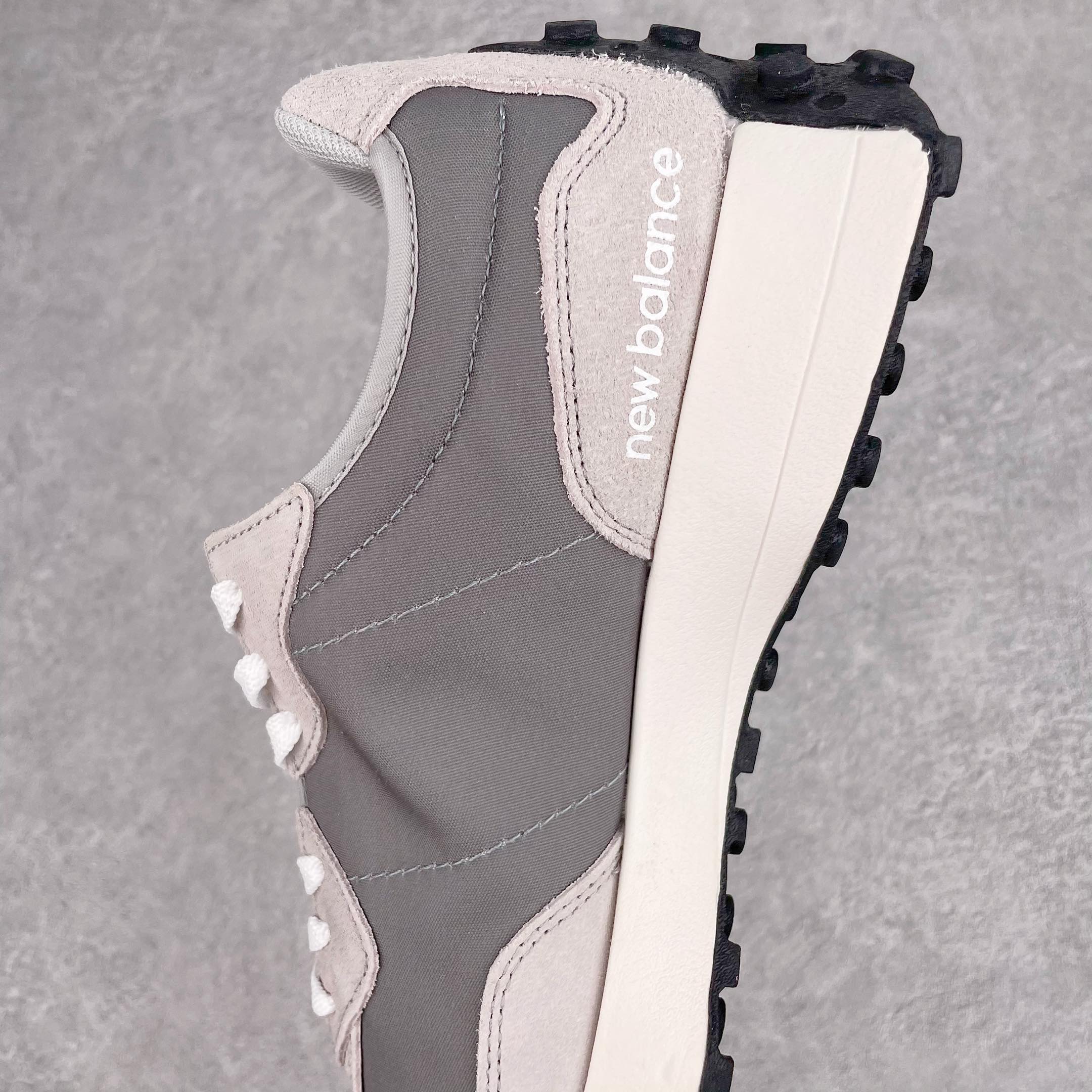 New Balance 327 Sneaker 16 - vstockx