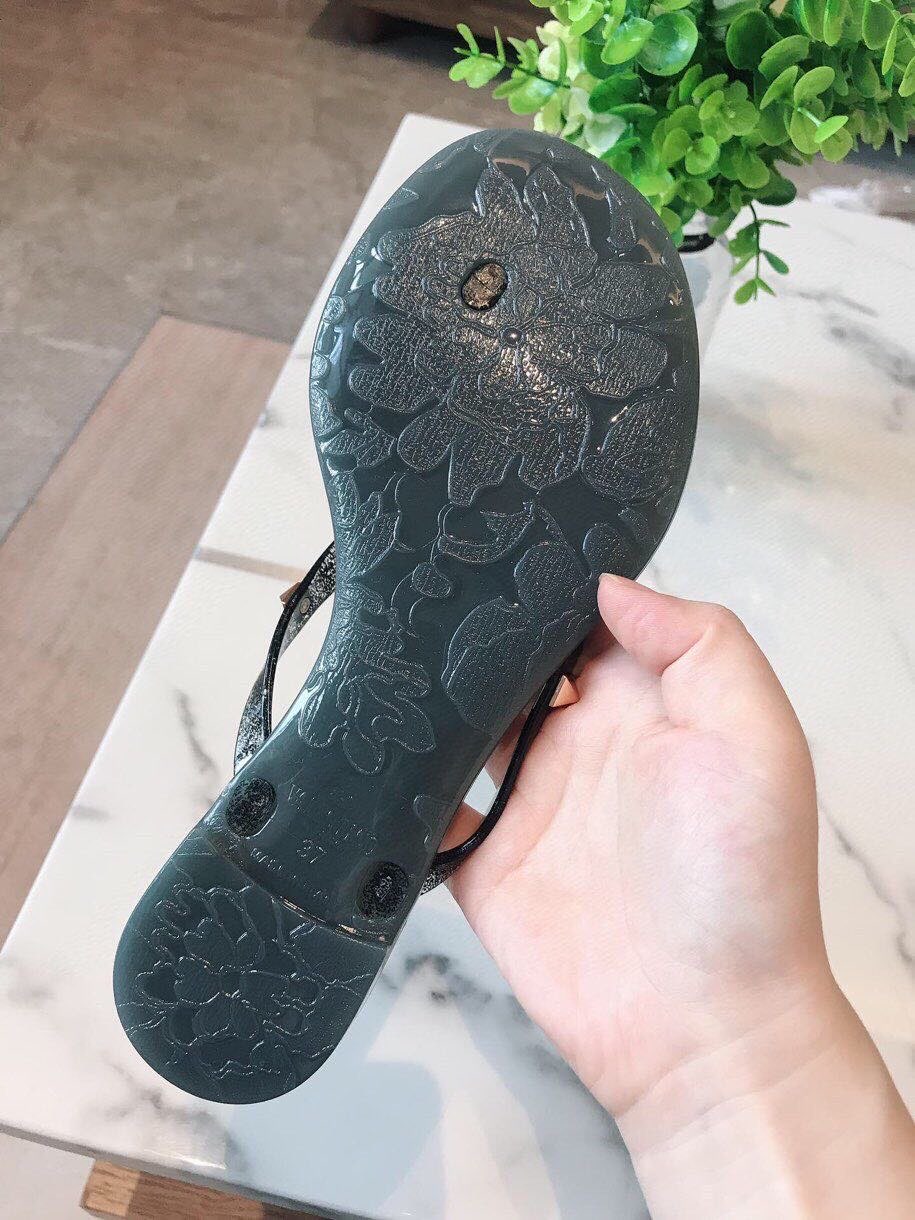 VALENTINO GARAVANI Rockstud WOMEN 35 - vstockx