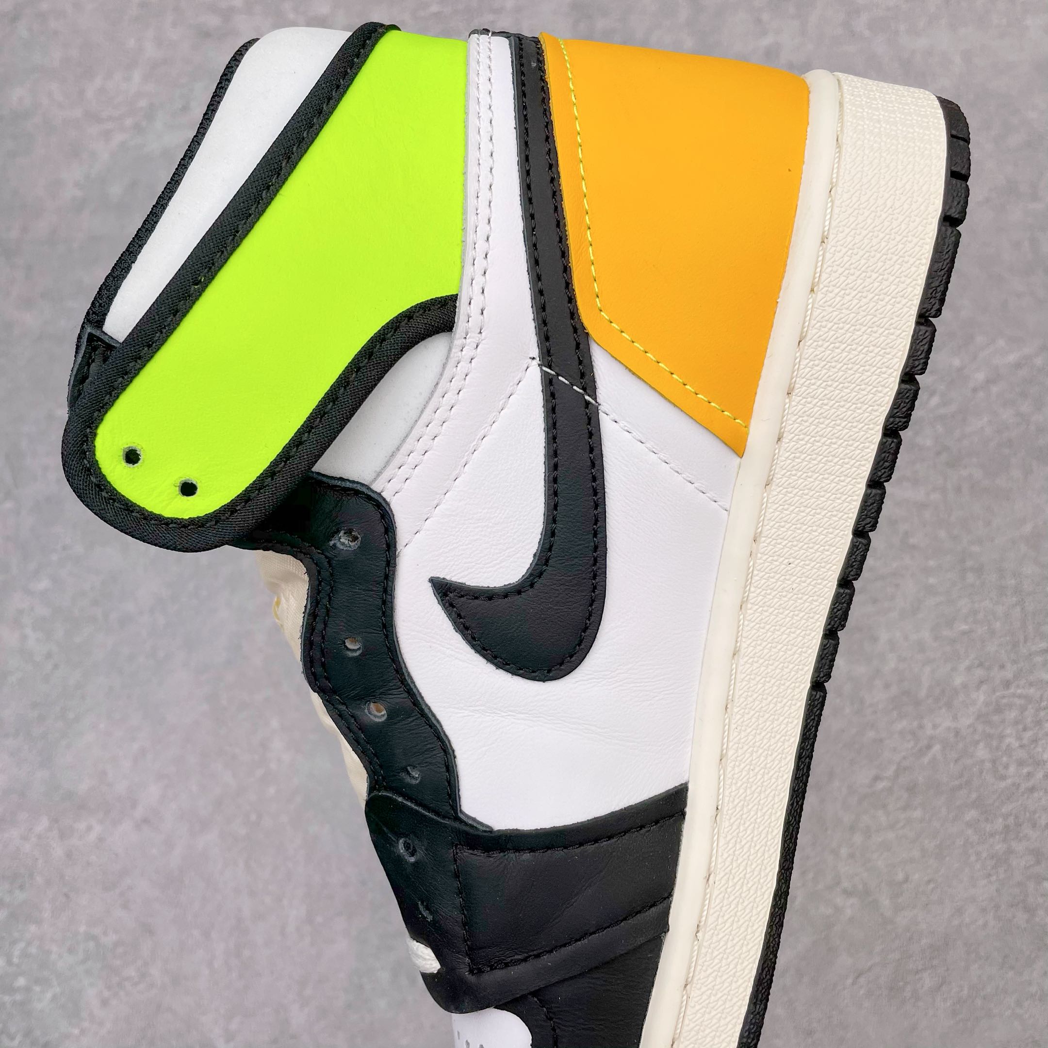 Jordan 1 Retro High White Black Volt University Gold - vstockx