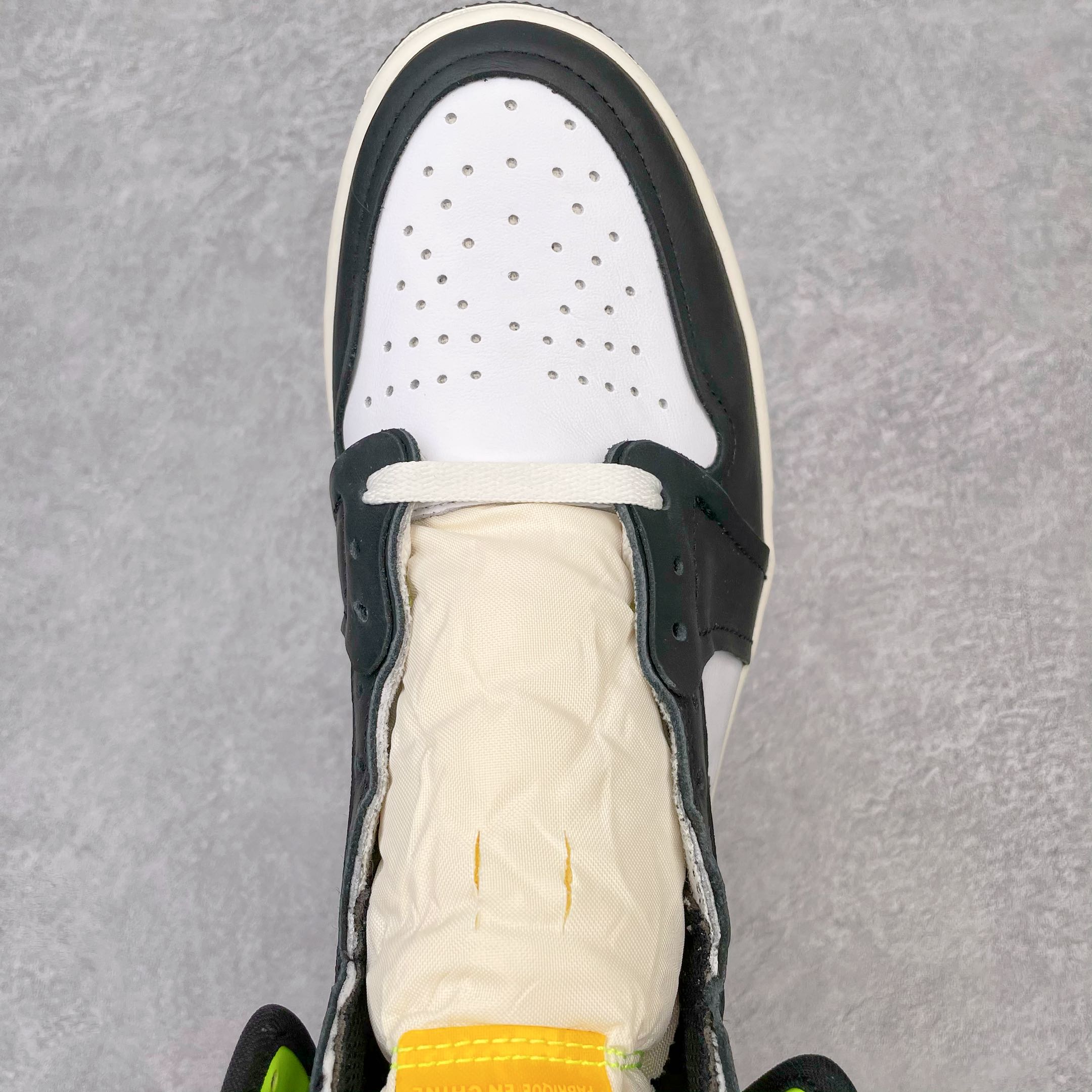 Jordan 1 Retro High White Black Volt University Gold - vstockx