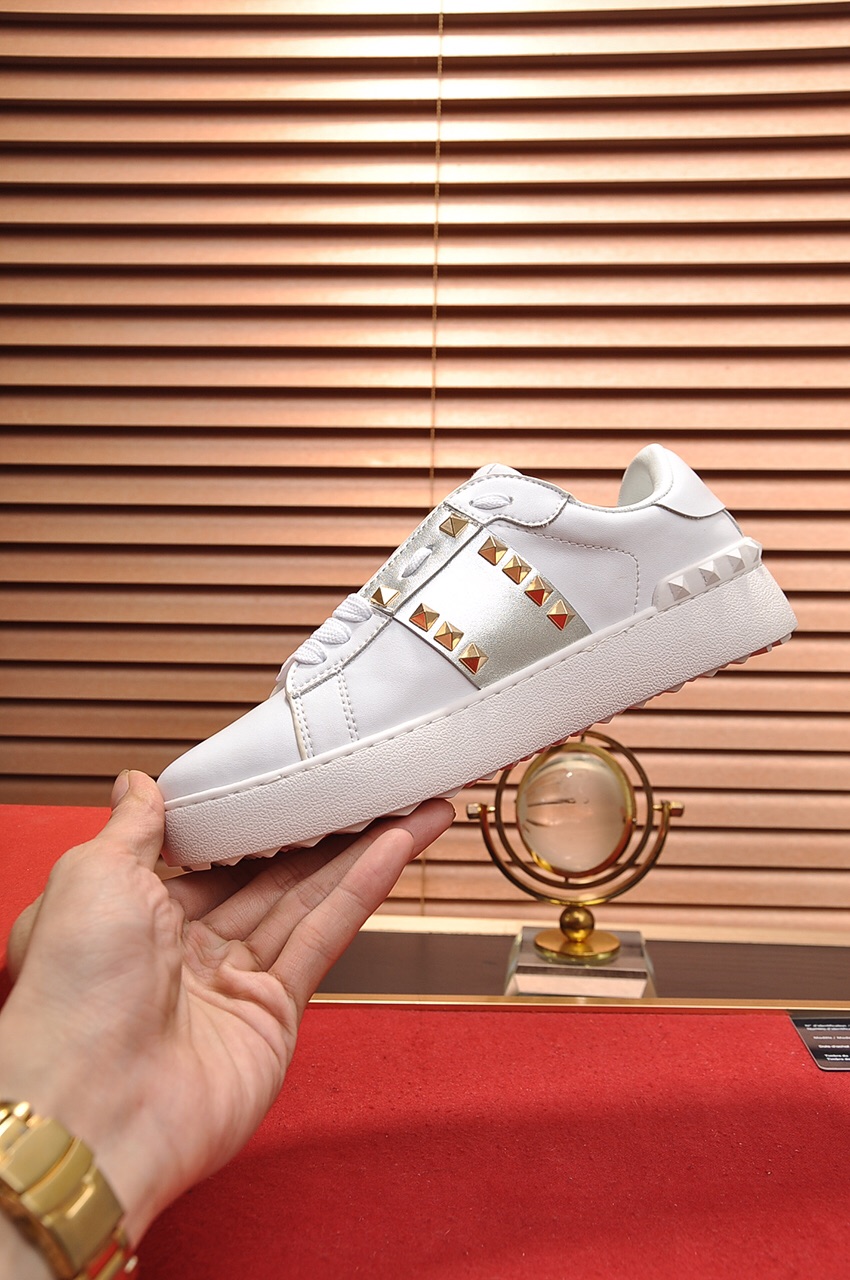 Valentino Garavani Rockstud Untitled calfskin sneaker 15 - vstockx