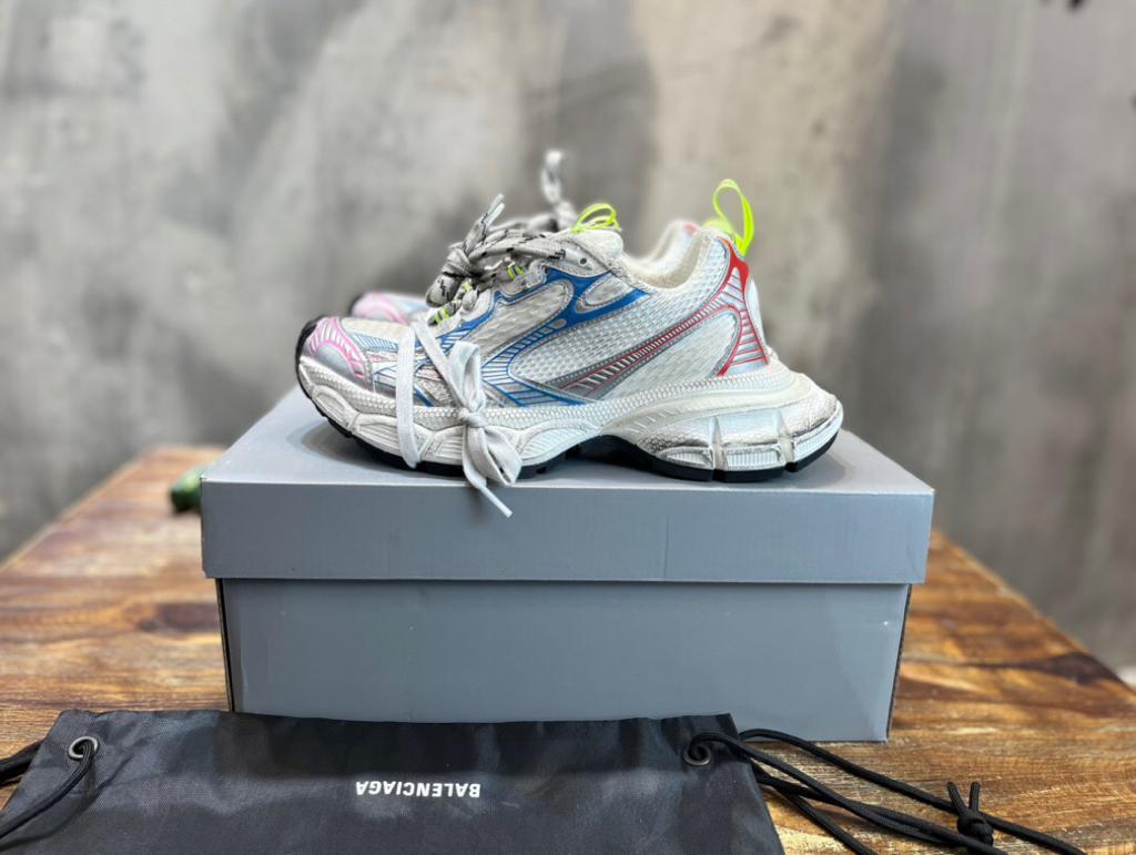 Balenciaga 3XL White Multicolor - vstockx