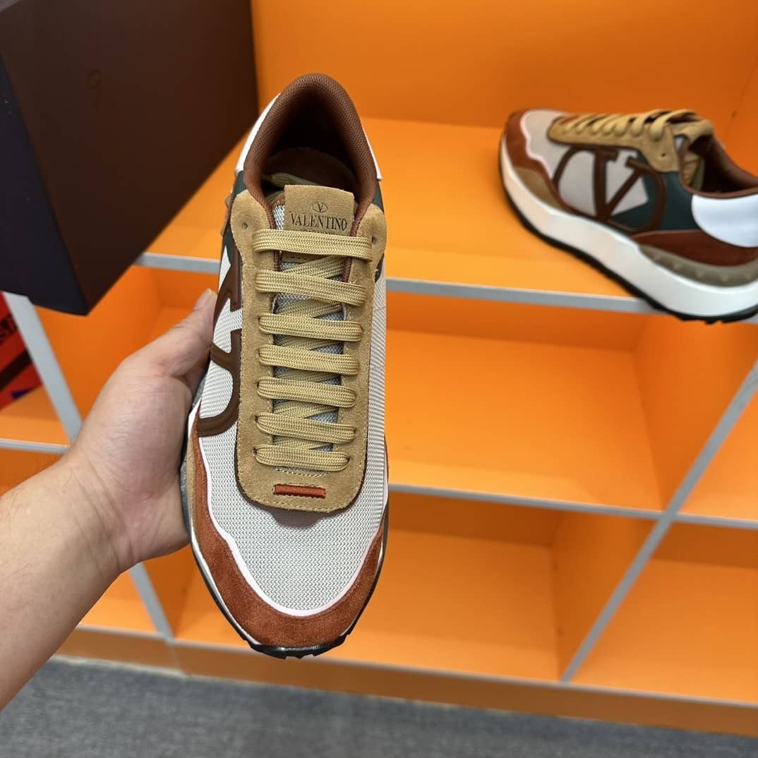 Valentino Garavani Vlogo Pace low-top sneaker in split leather, fabric and calfskin - vstockx