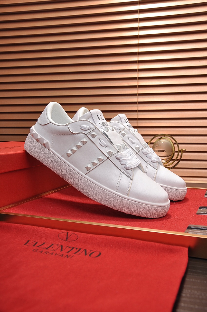 Valentino Garavani Rockstud Untitled calfskin sneaker 7 - vstockx