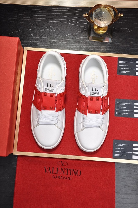 Valentino Garavani Rockstud Untitled calfskin sneaker 2 - vstockx