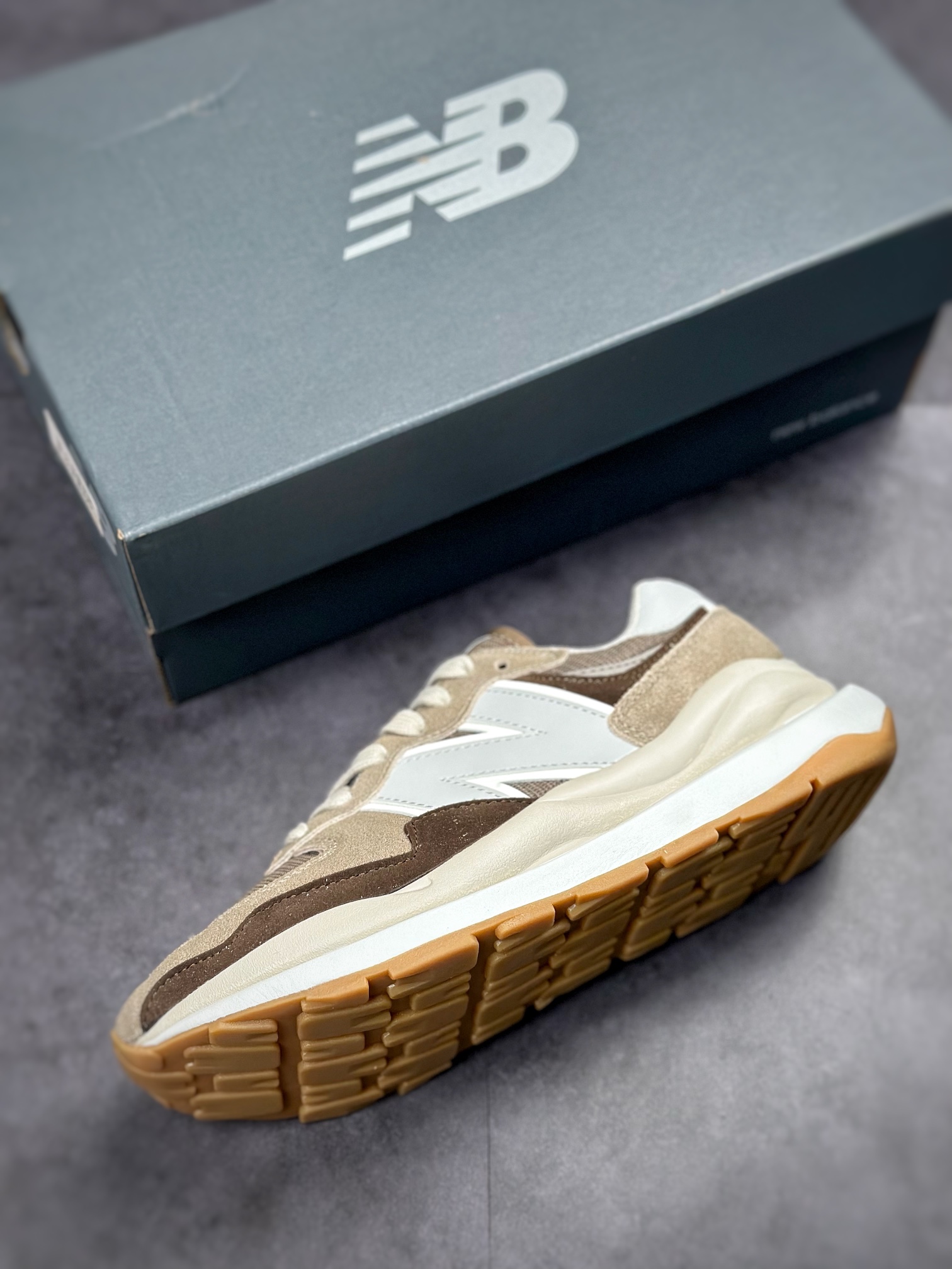New Balance 57/40 Mushroom Black Coffee - vstockx