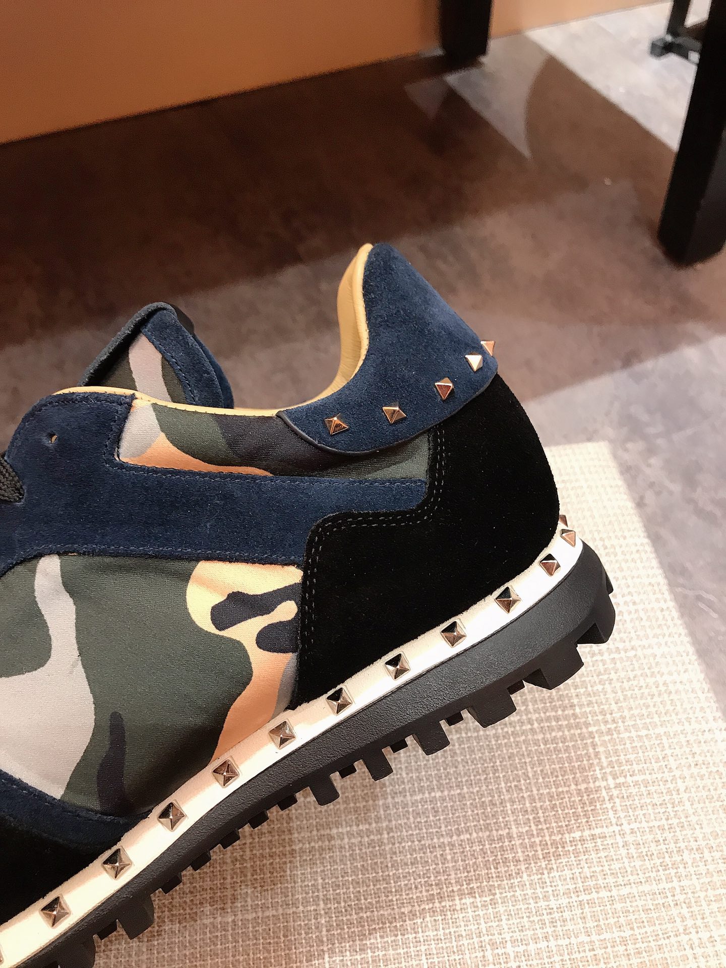 Valentino Garavani Rockrunner camouflage-print sneakers 20 - vstockx