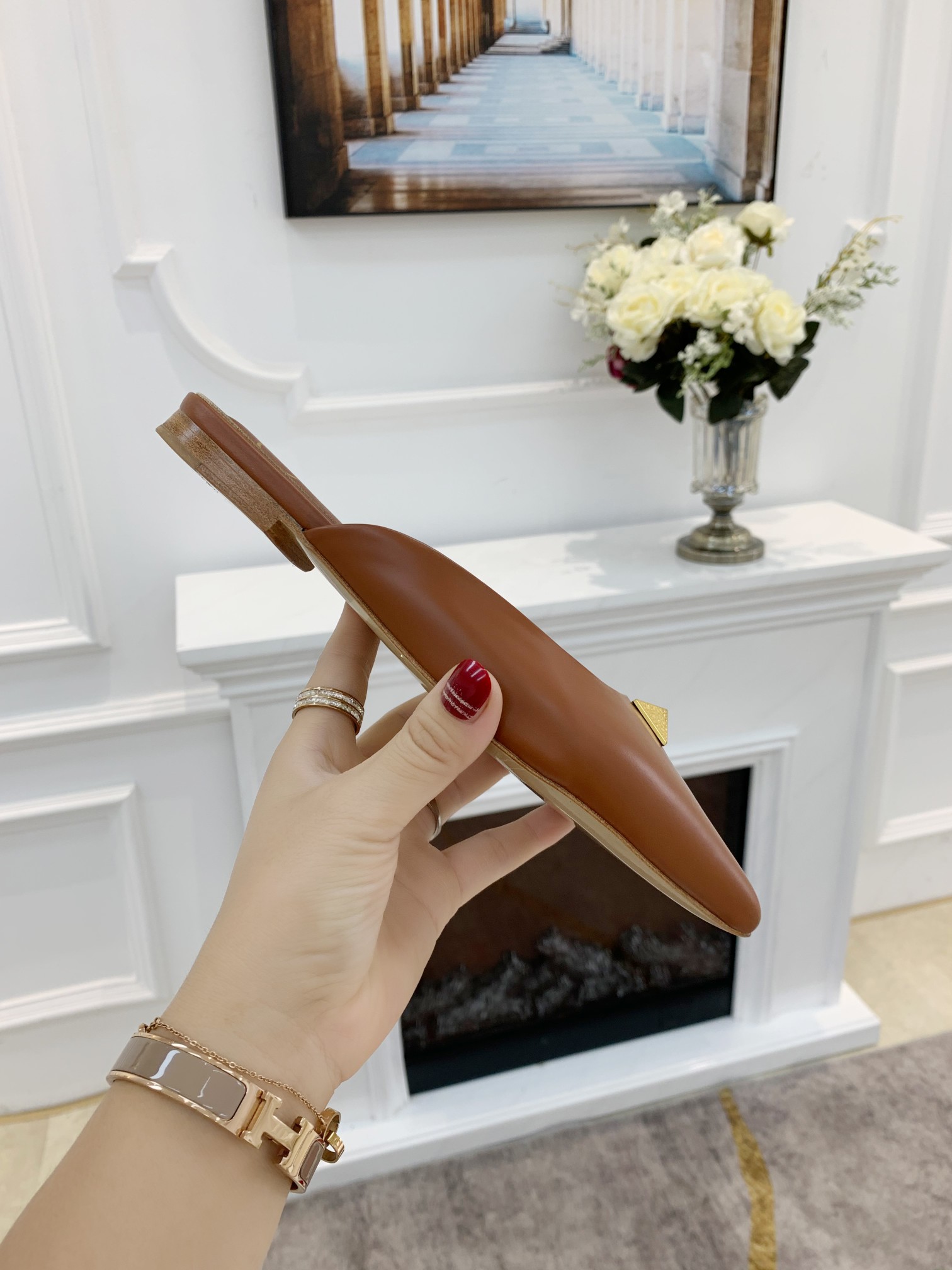 Valentino Garavani Flat sandals Women 15 - vstockx