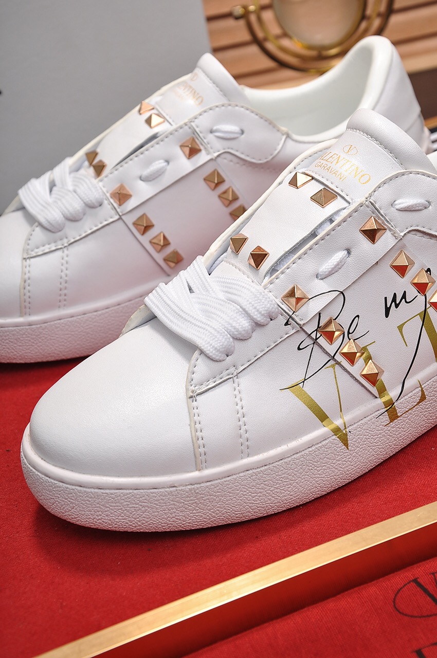 Valentino Garavani Rockstud Untitled calfskin sneaker 24 - vstockx