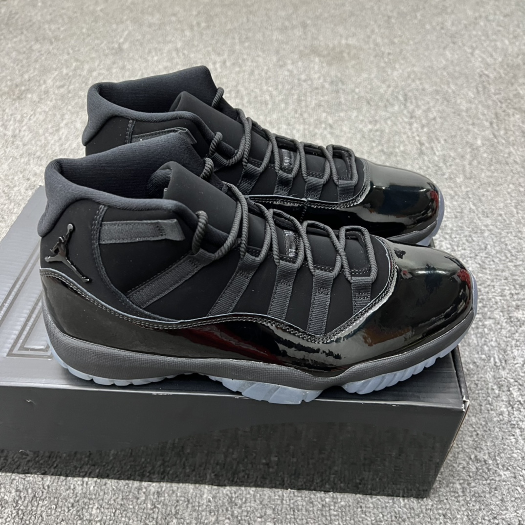 Jordan 11 Retro Cap and Gown - vstockx