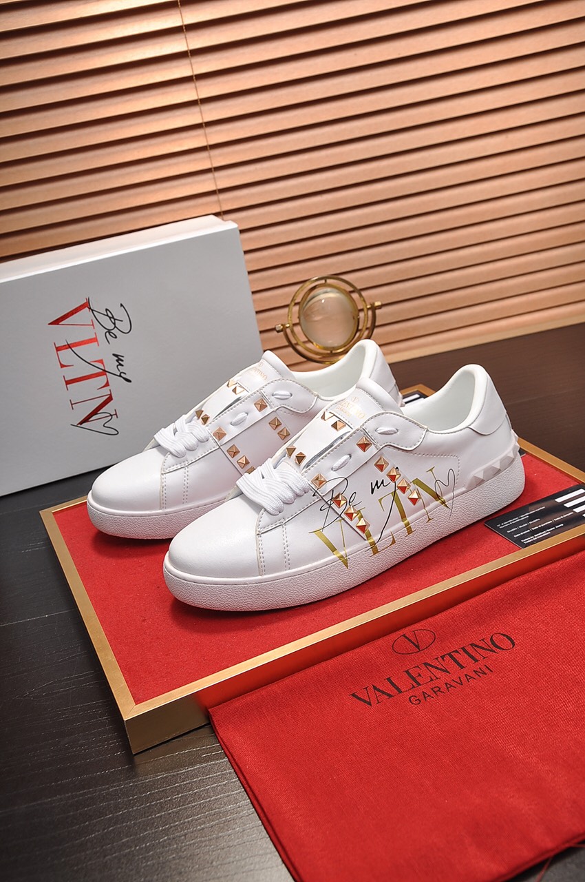 Valentino Garavani Rockstud Untitled calfskin sneaker 24 - vstockx