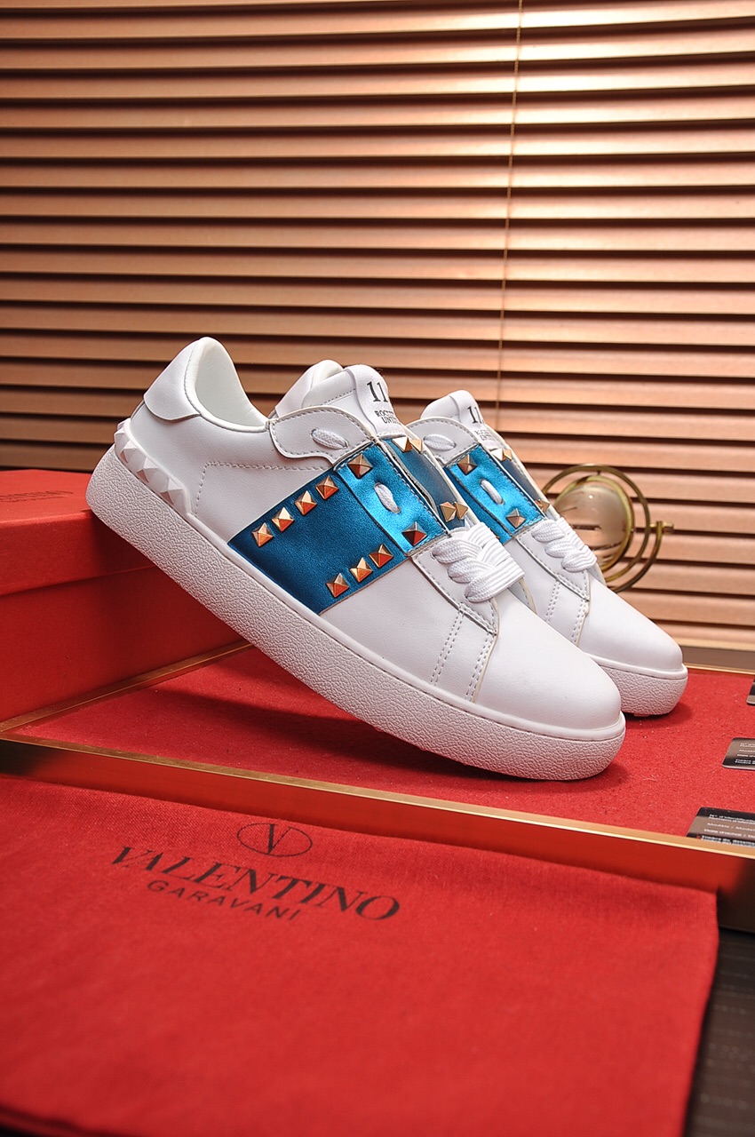 Valentino Garavani Rockstud Untitled calfskin sneaker 16 - vstockx