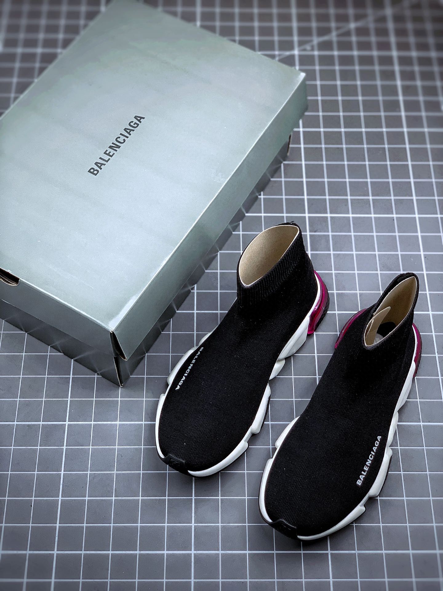 Balenciaga Speed Trainer Clearsole Pink (W) - vstockx