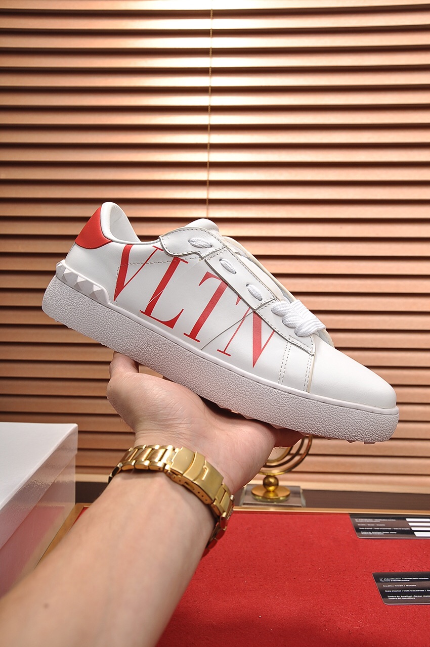 Valentino Garavani Rockstud Untitled calfskin sneaker 22 - vstockx