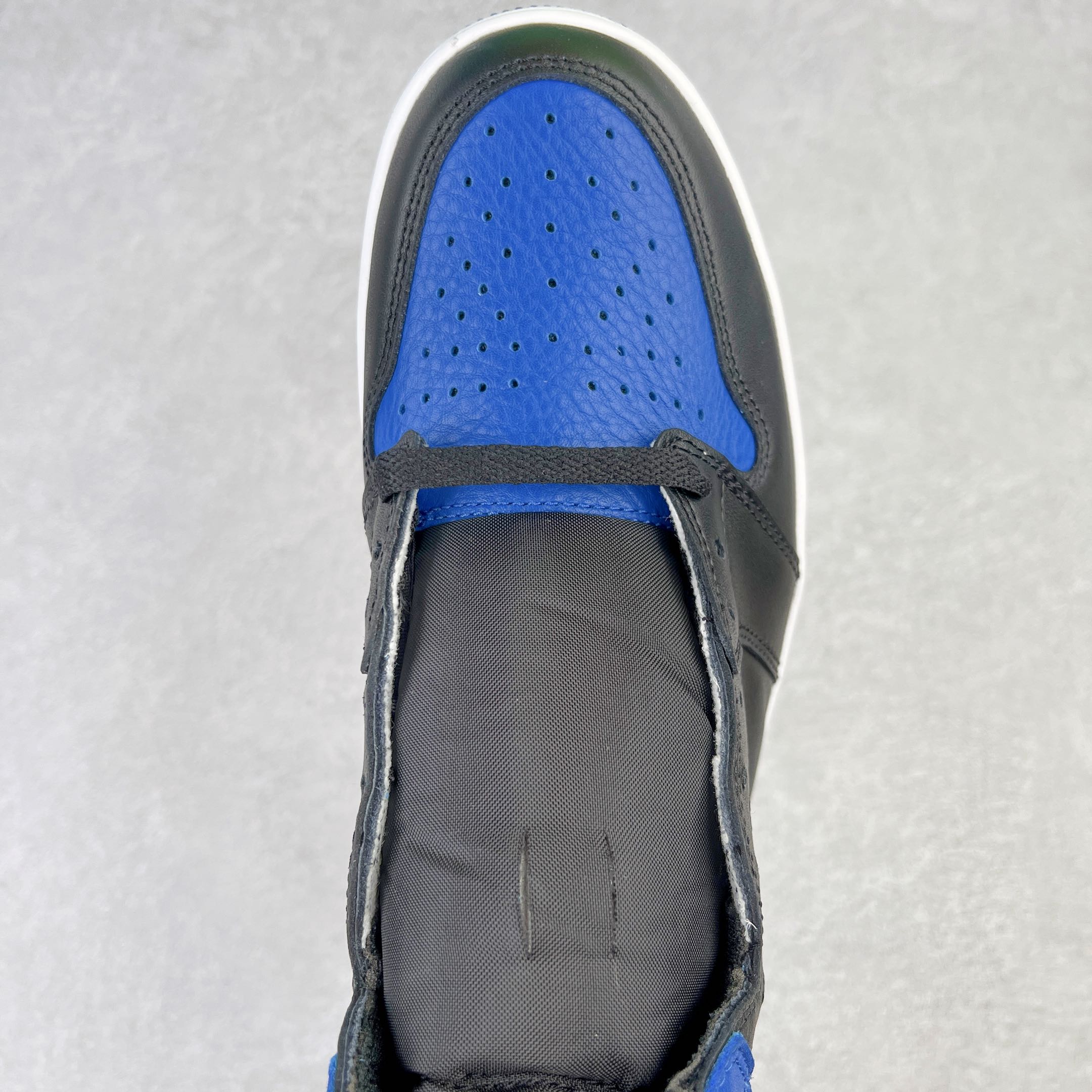 Jordan 1 Retro Royal (2017) - vstockx