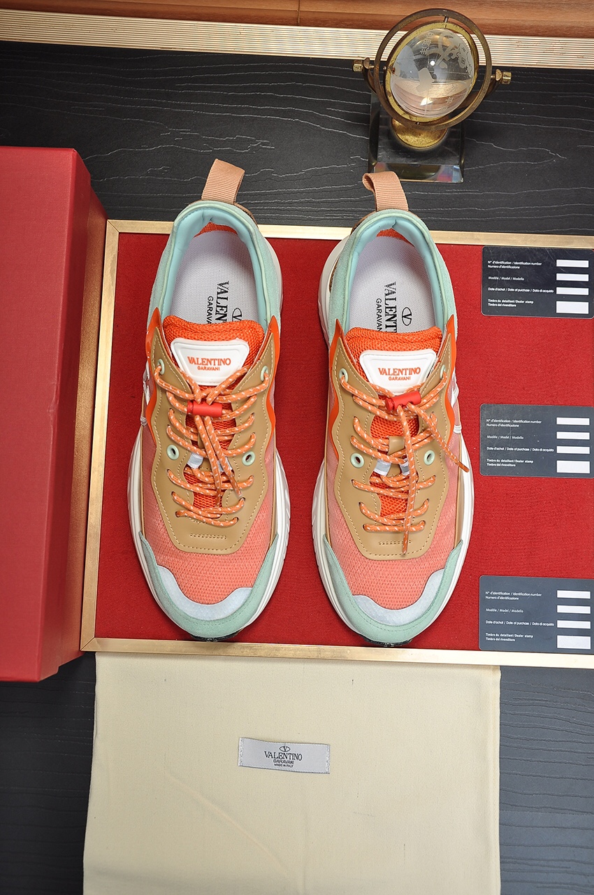 Valentino Garavani Low-top sneakers 22 - vstockx