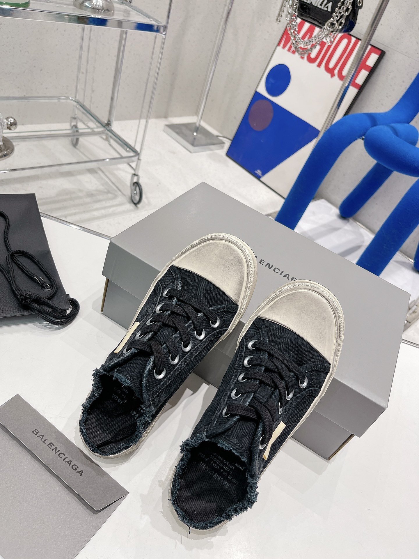 Balenciaga Paris Sneaker 3 - vstockx