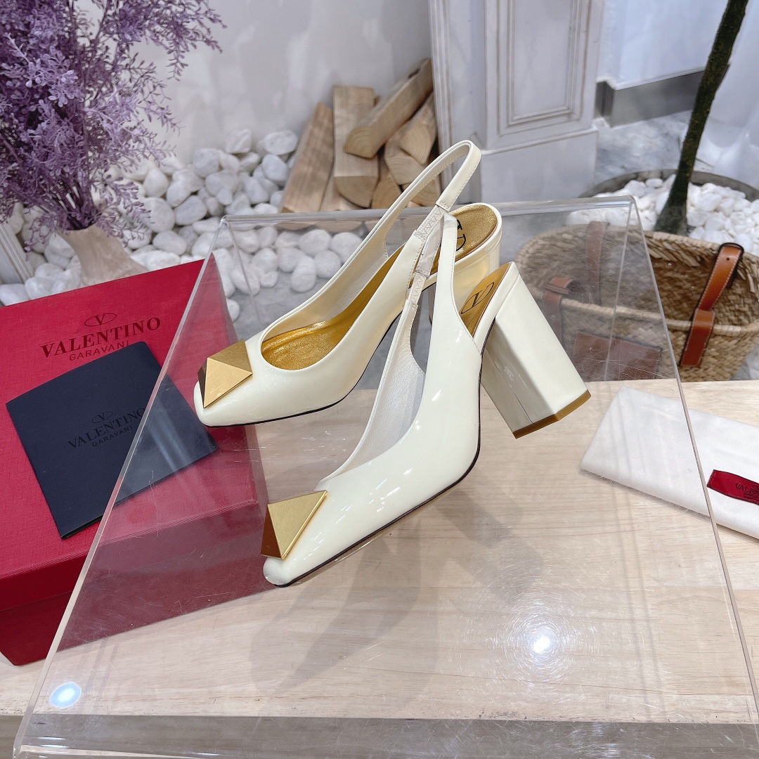 VALENTINO GARAVANI Roman Stud WOMEN 19 - vstockx