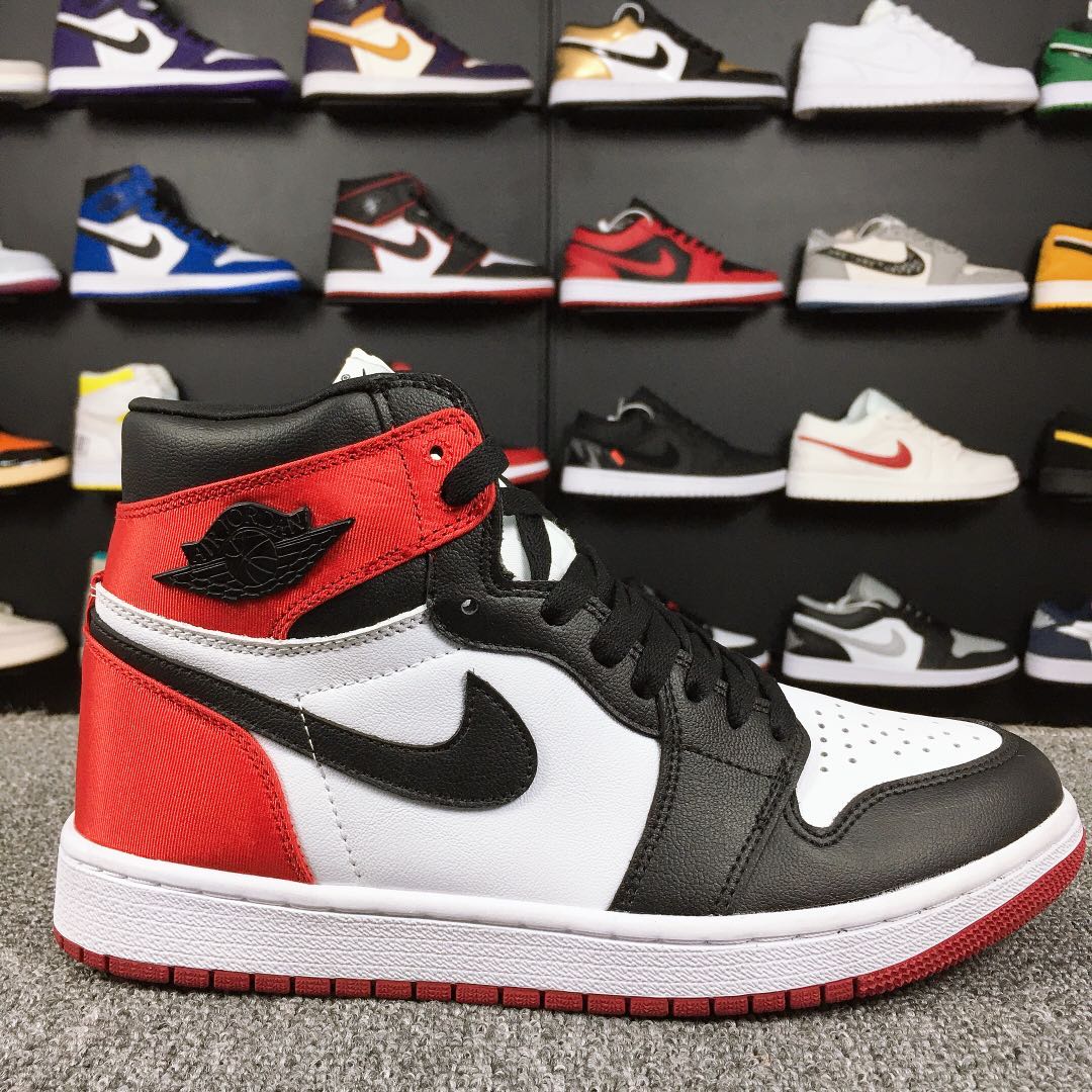 Jordan 1 Retro High Satin Black Toe - vstockx