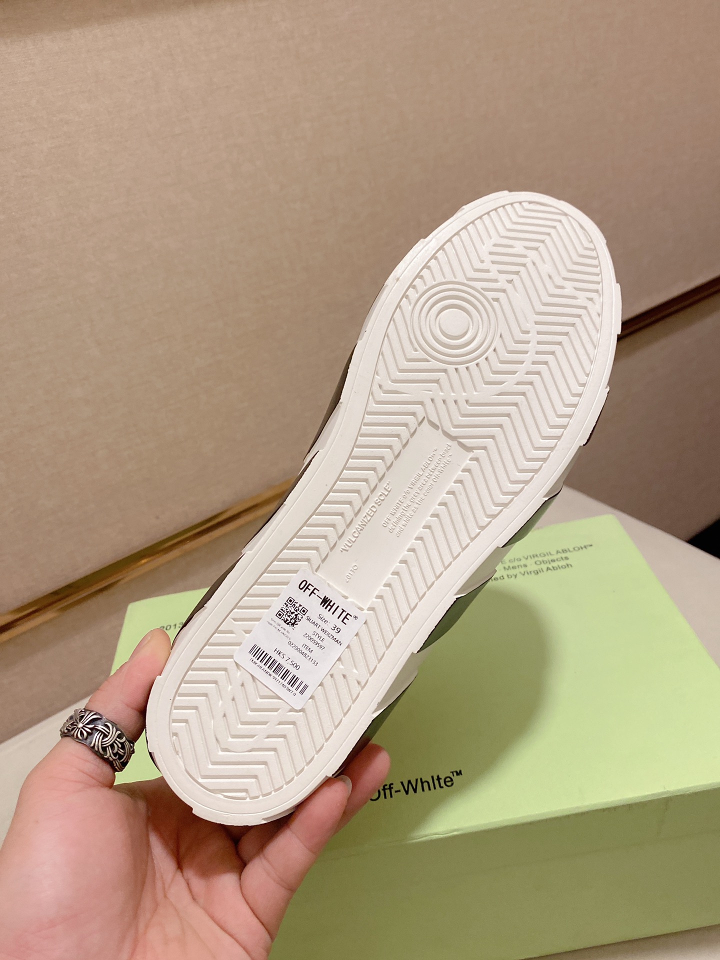 OFF-WHITE Vulcanized Hi Black Striped - vstockx