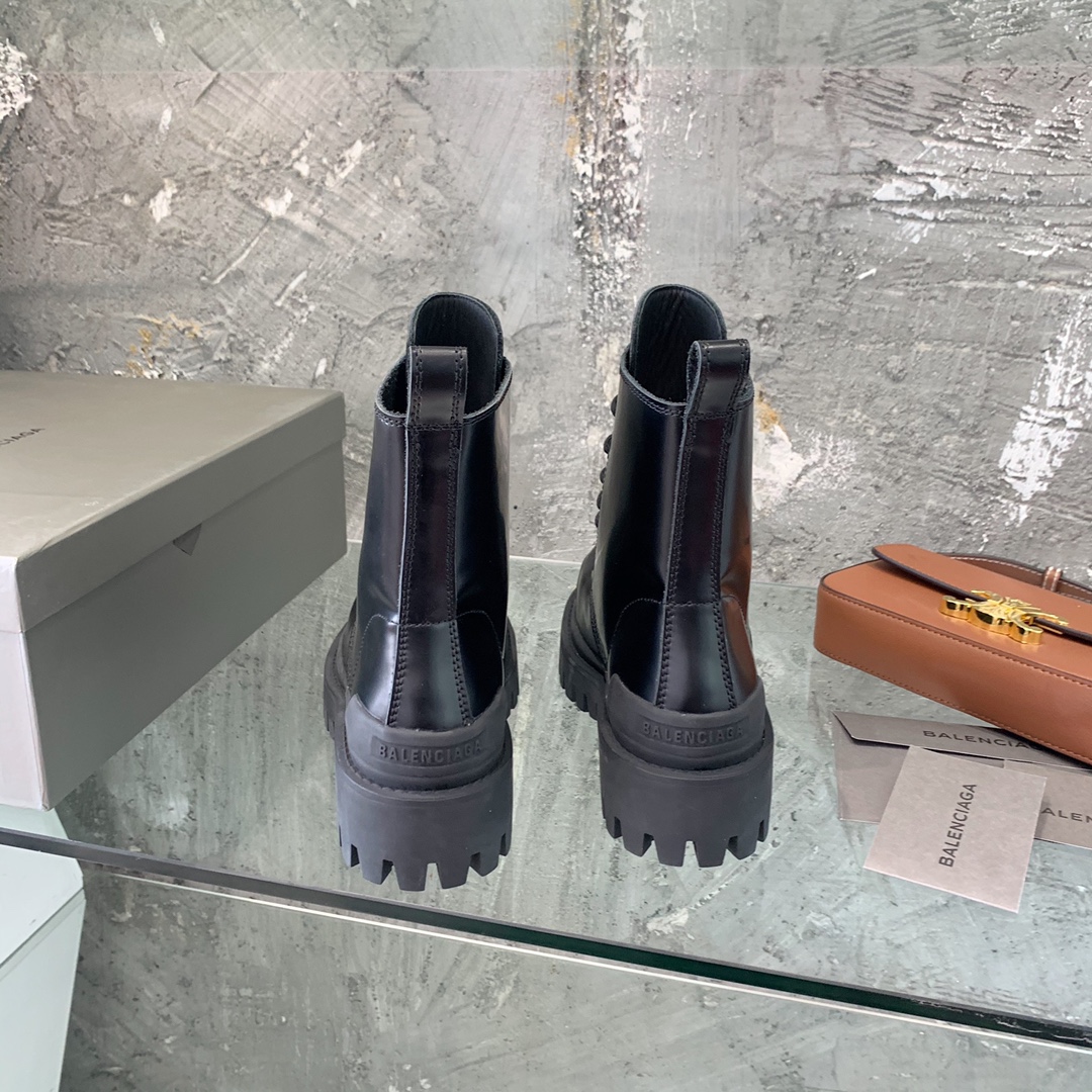 Balenciaga boot women 2 - vstockx