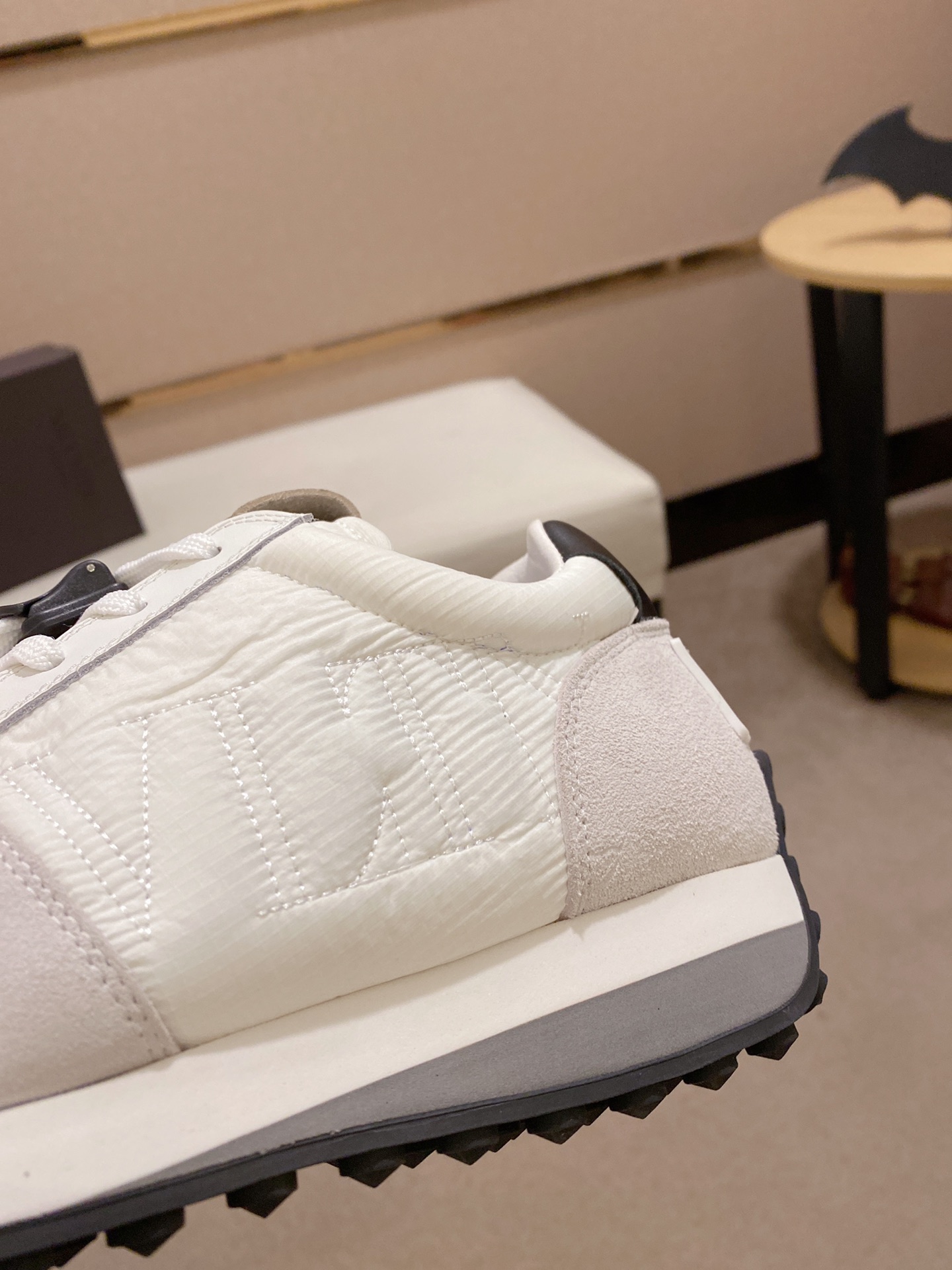 Valentino Garavani Low-top sneakers 11 - vstockx