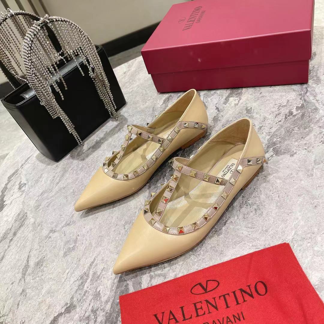 VALENTINO GARAVANI Roman Stud WOMEN 15 - vstockx
