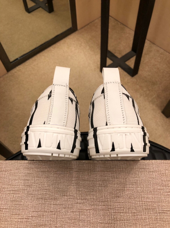 Valentino Garavani Giggies VLTN TIMES low-top sneakers 10 - vstockx