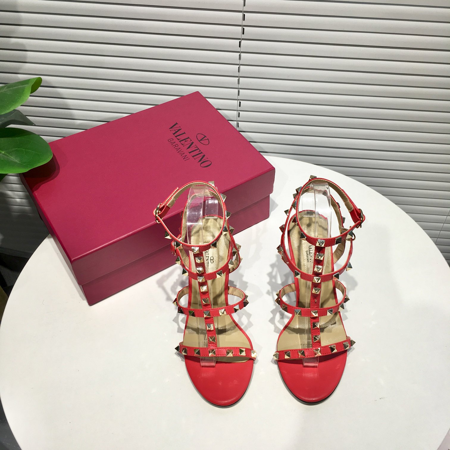 VALENTINO GARAVANI Rockstud WOMEN 36 - vstockx