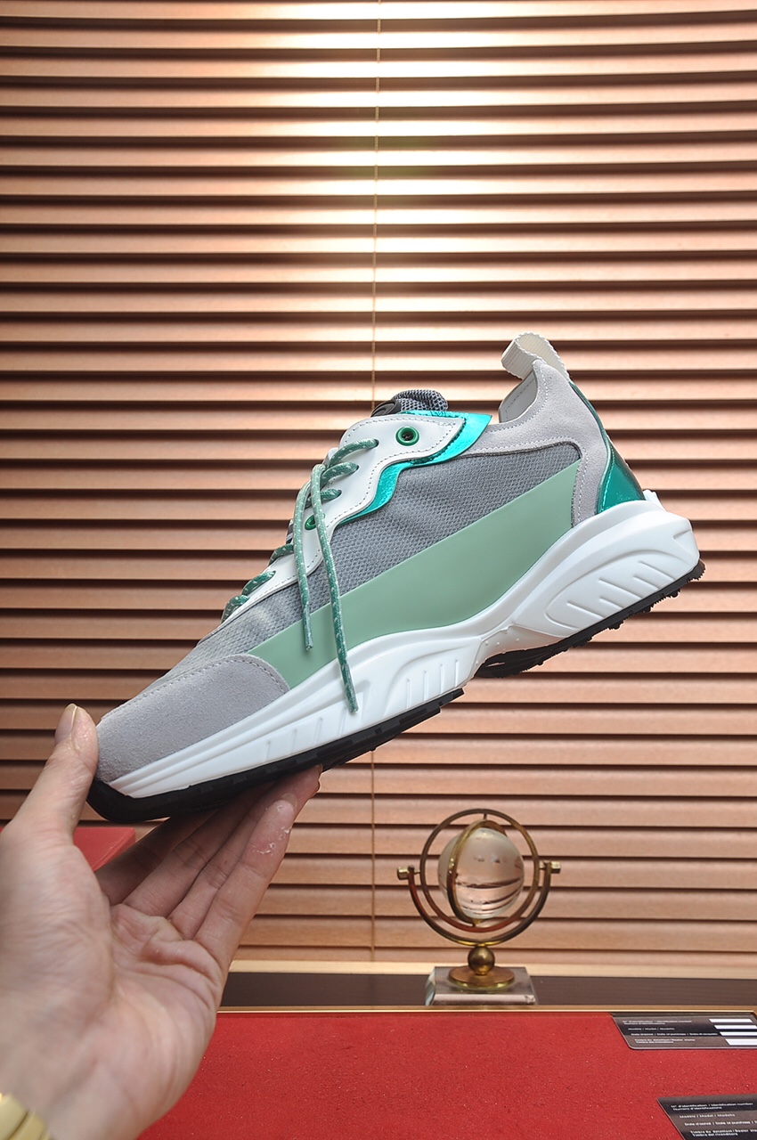 Valentino Garavani Low-top sneakers 18 - vstockx